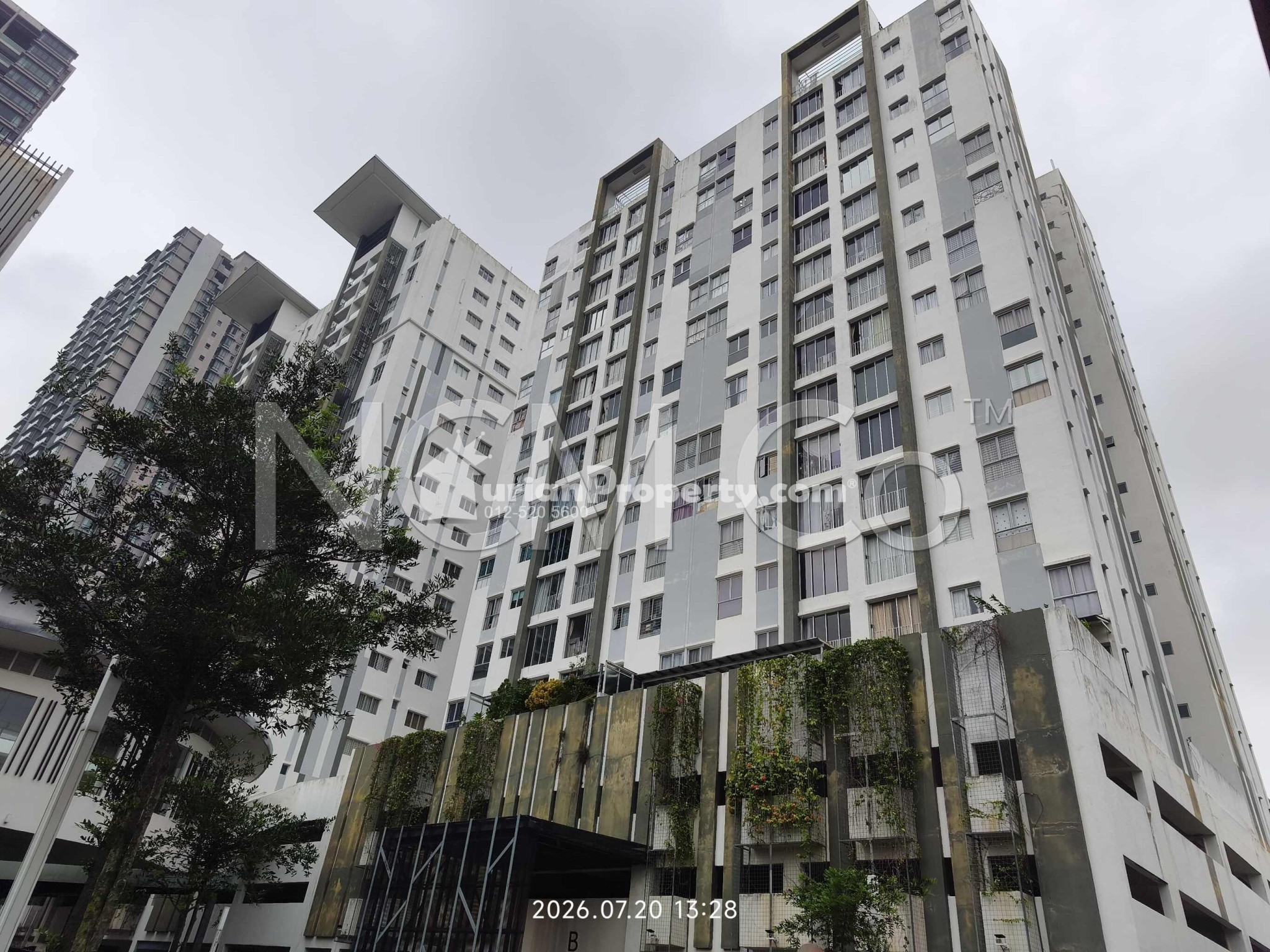 Condo For Auction at The Sanderson