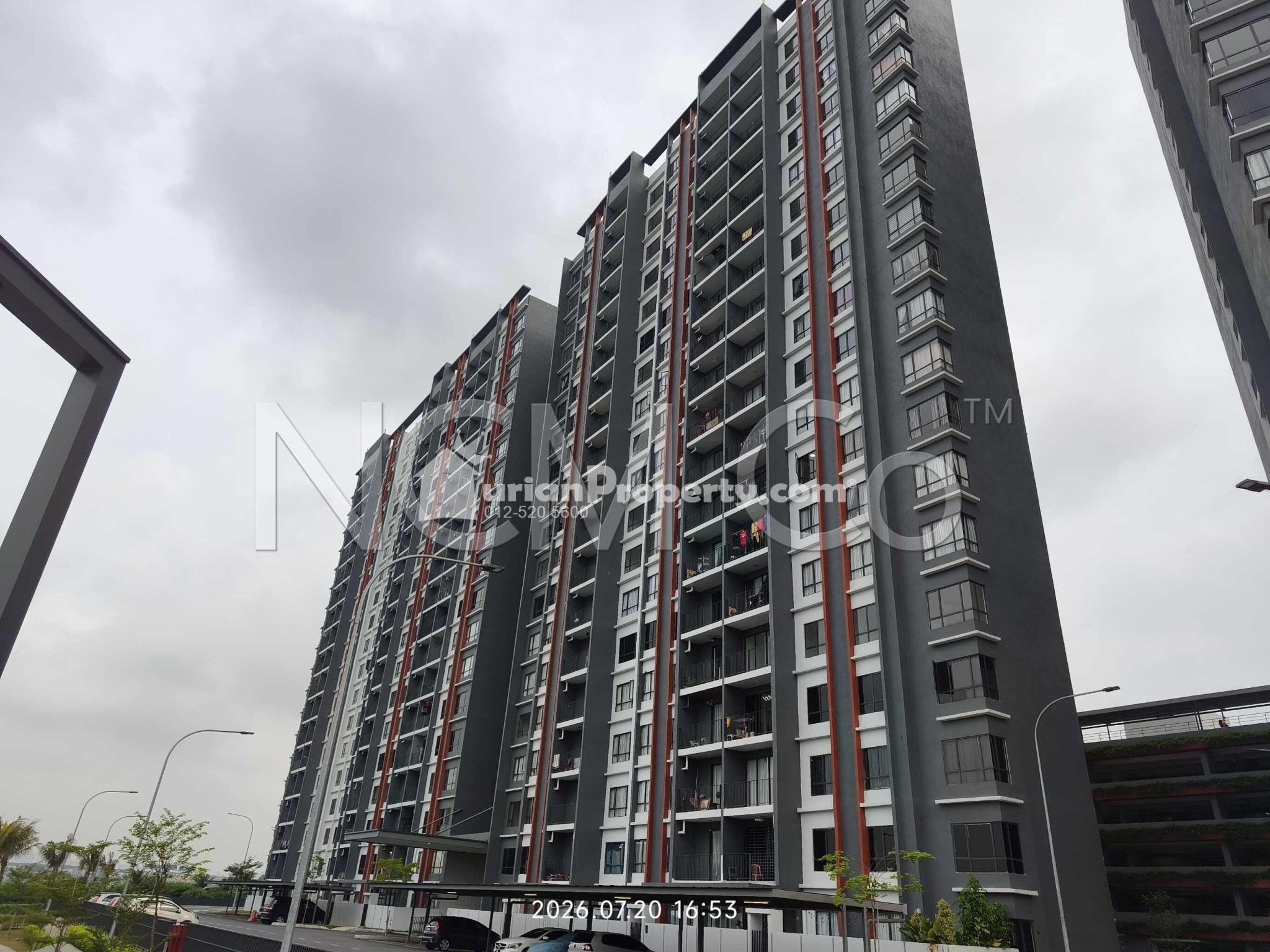Condo For Auction at E'island Lake Haven Residence