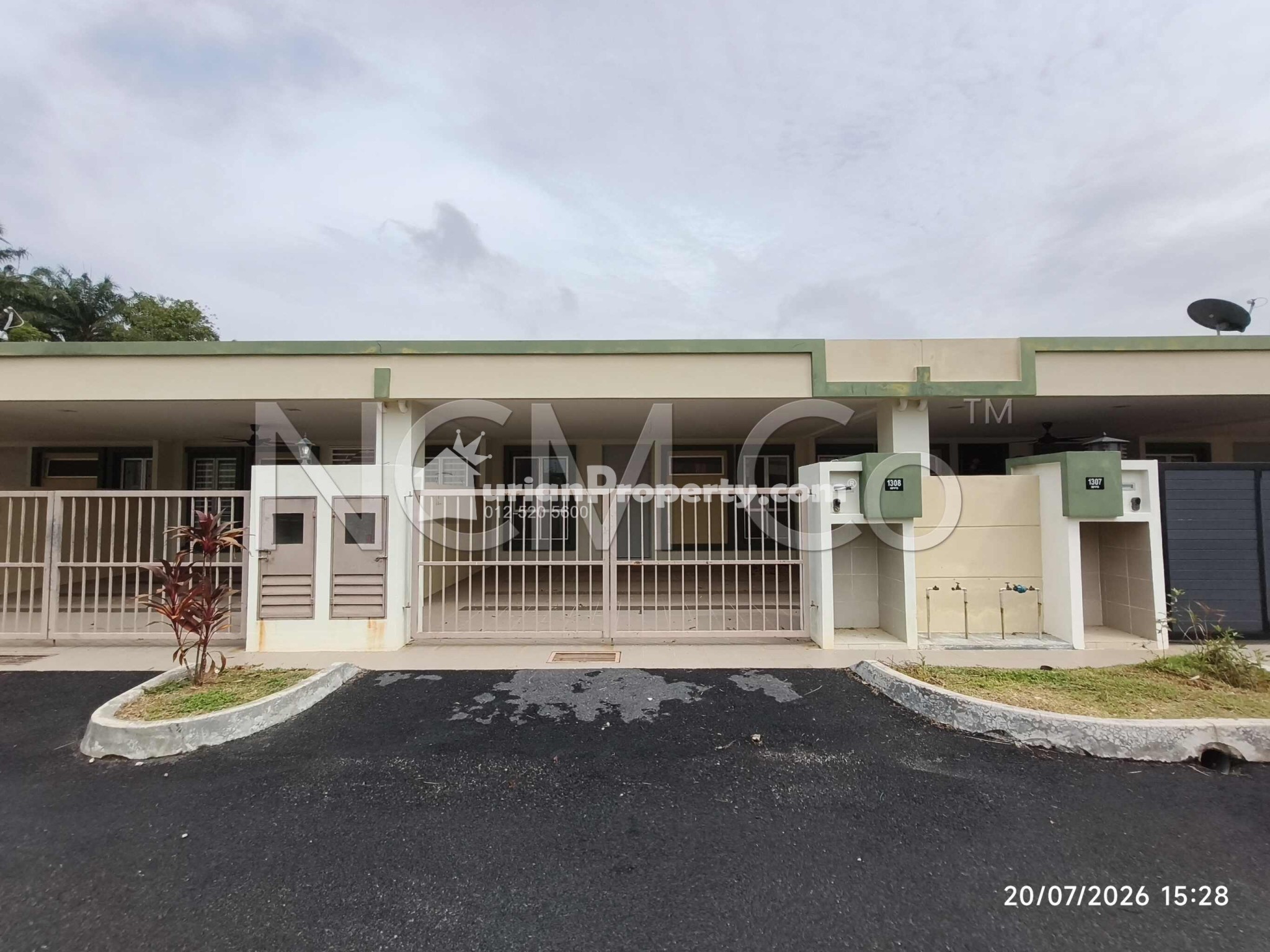 Terrace House For Auction at Taman Bayu Indera
