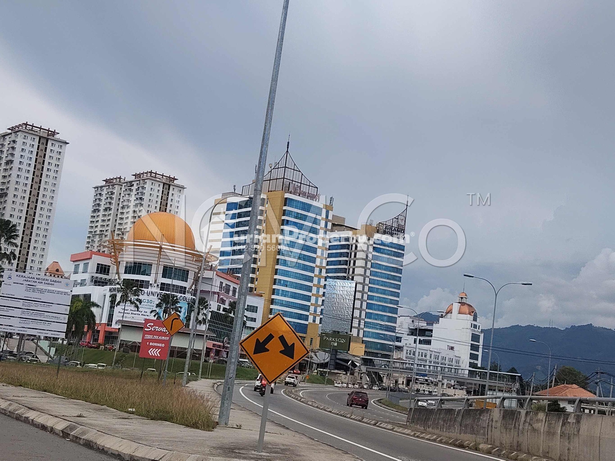 Shop For Auction at 1Borneo Hypermall