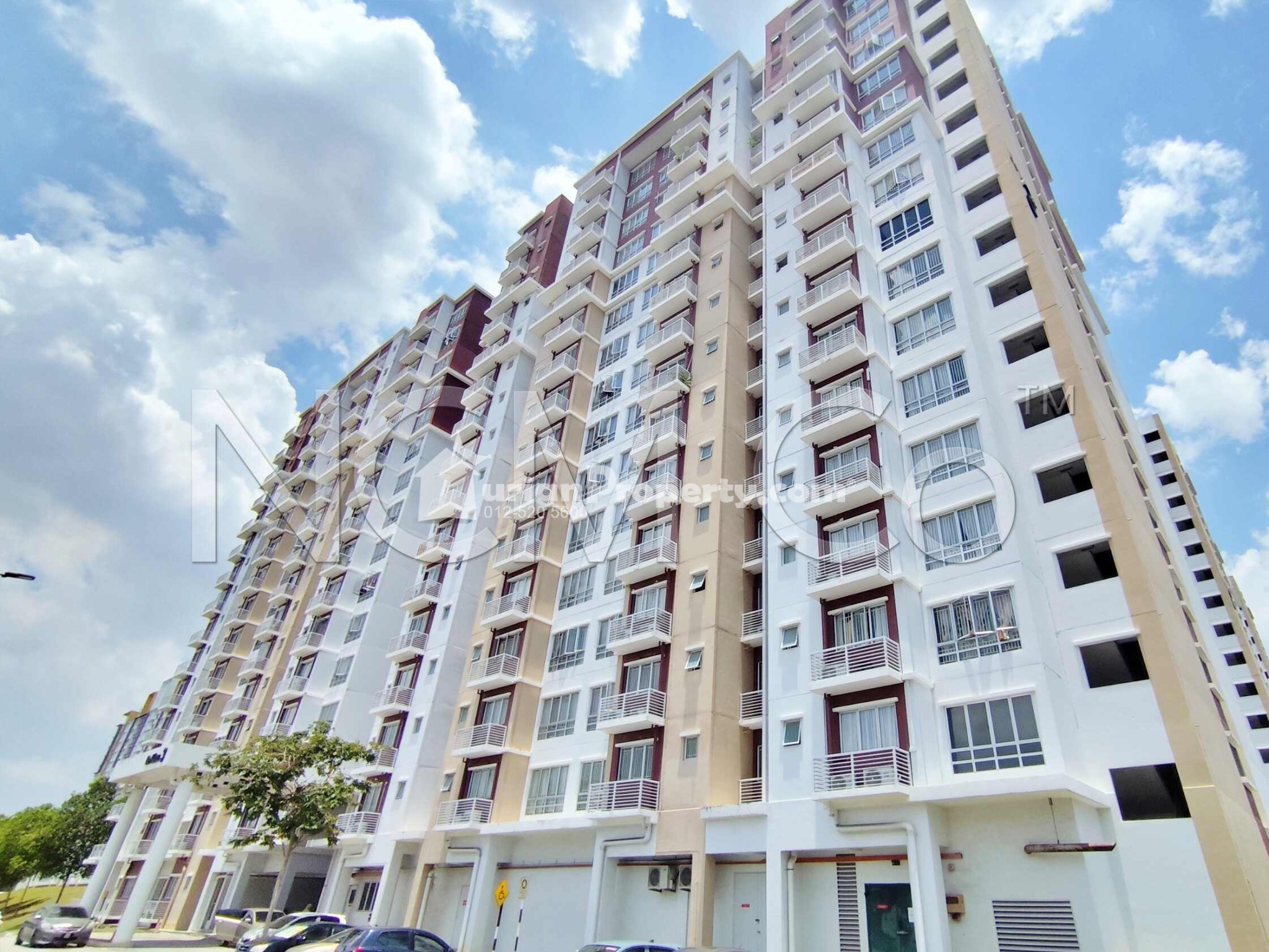 Apartment For Auction at De Kiara Apartment