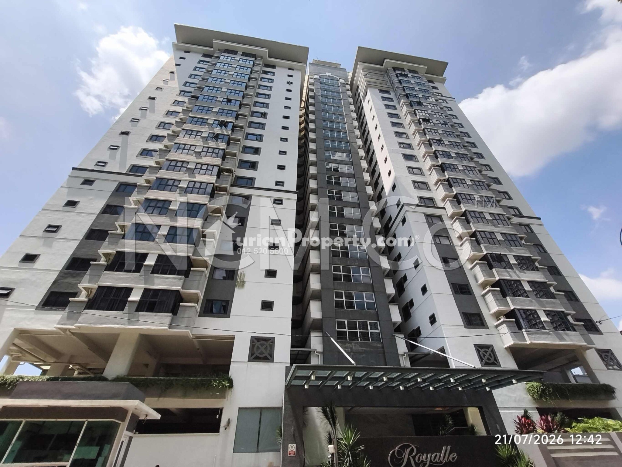 Condo For Auction at Royalle Condominium