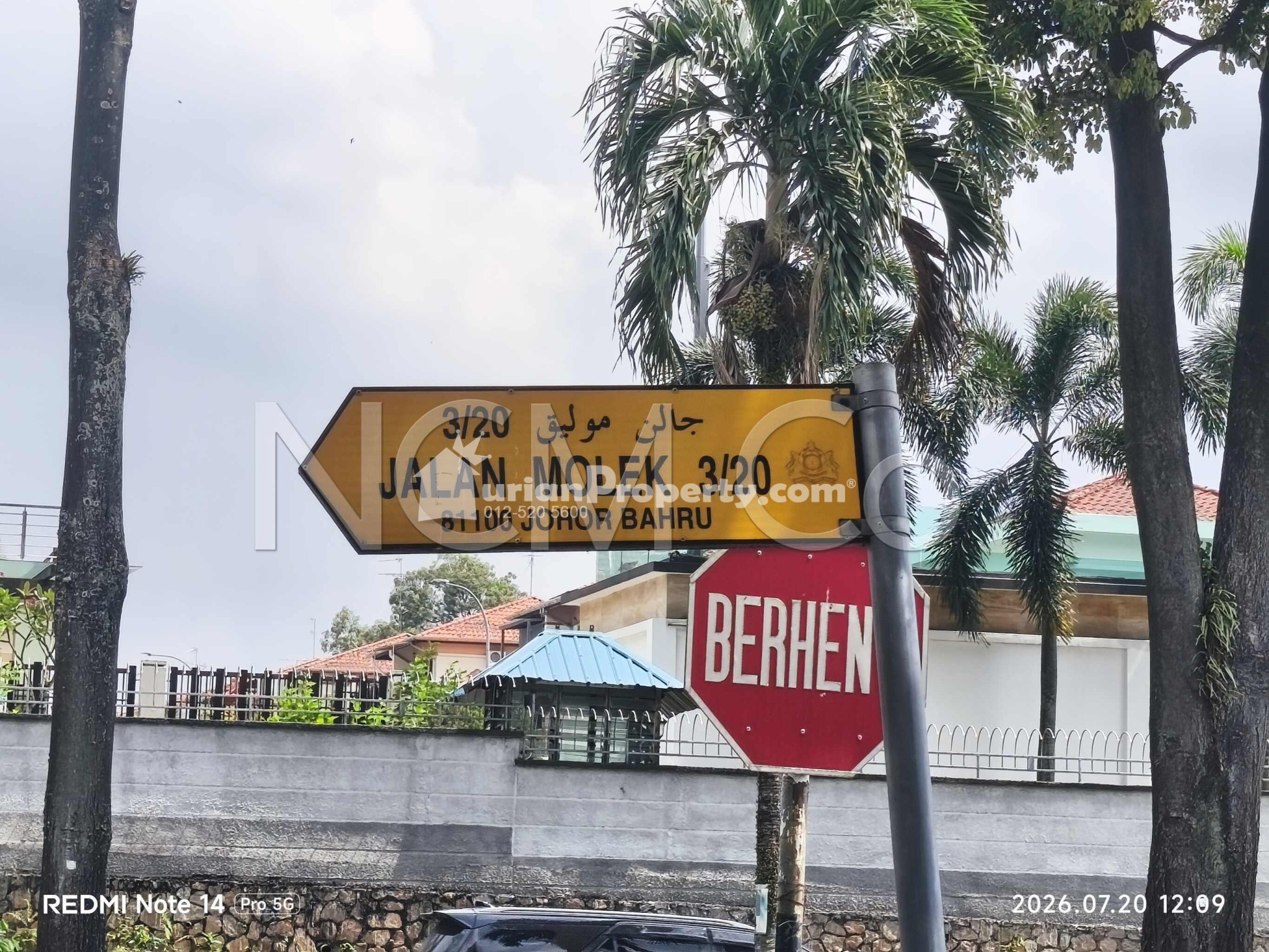 Shop For Auction at Taman Molek