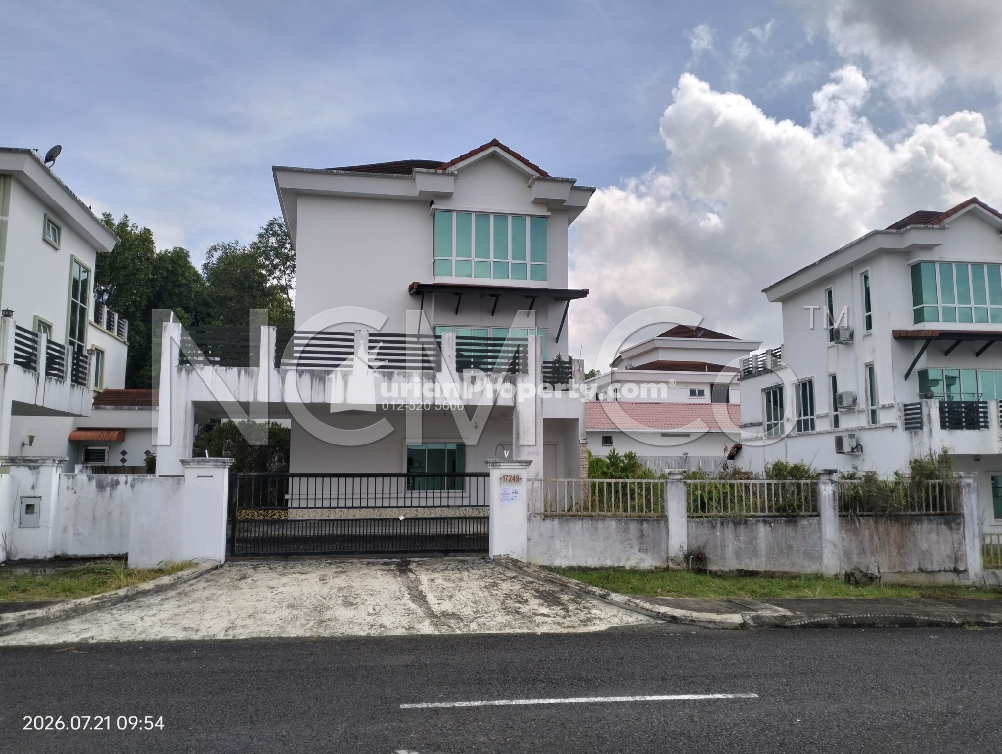 Bungalow House For Auction at Bandar Sri Perdana