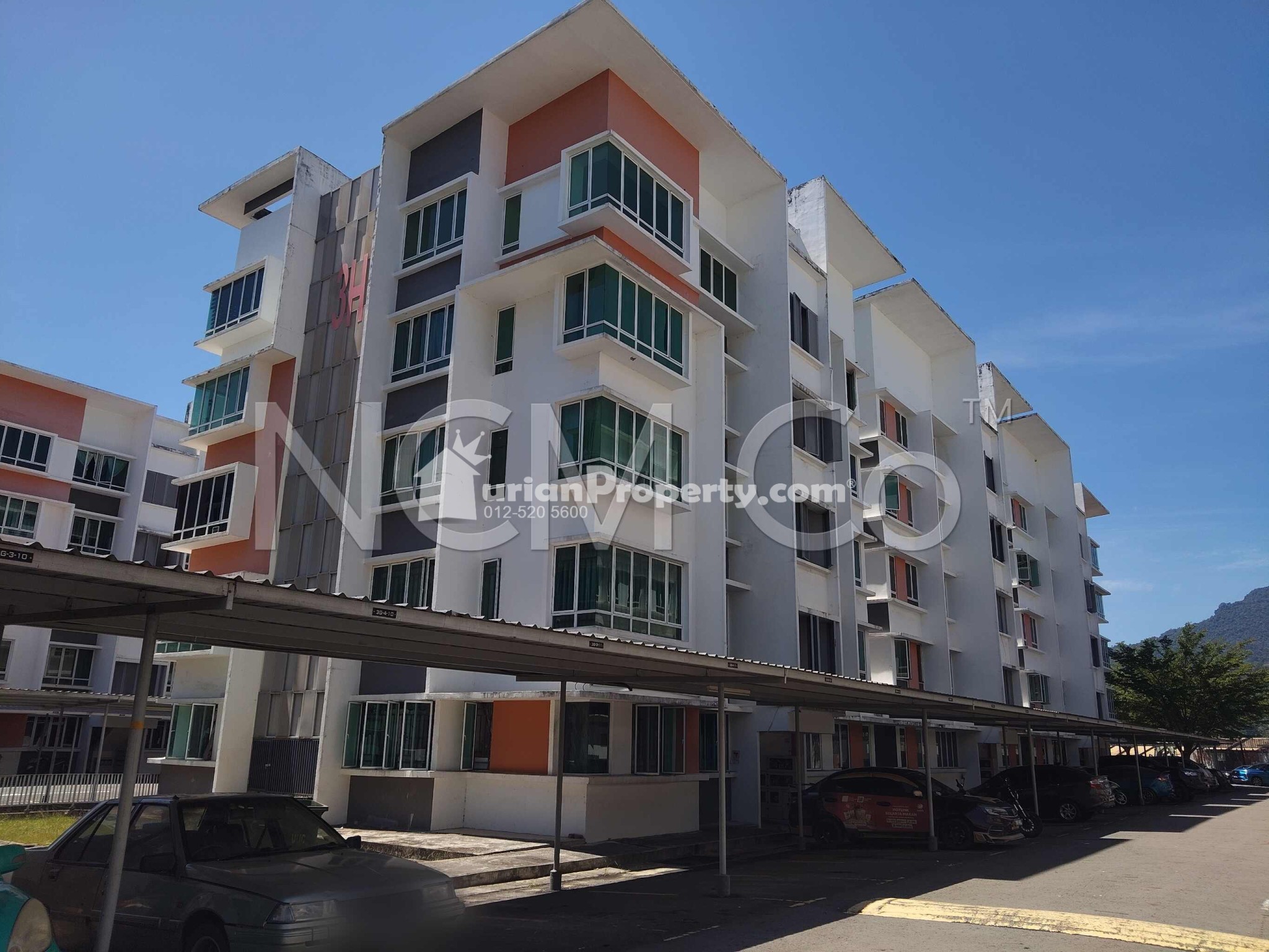 Apartment For Auction at University Utama Condominium