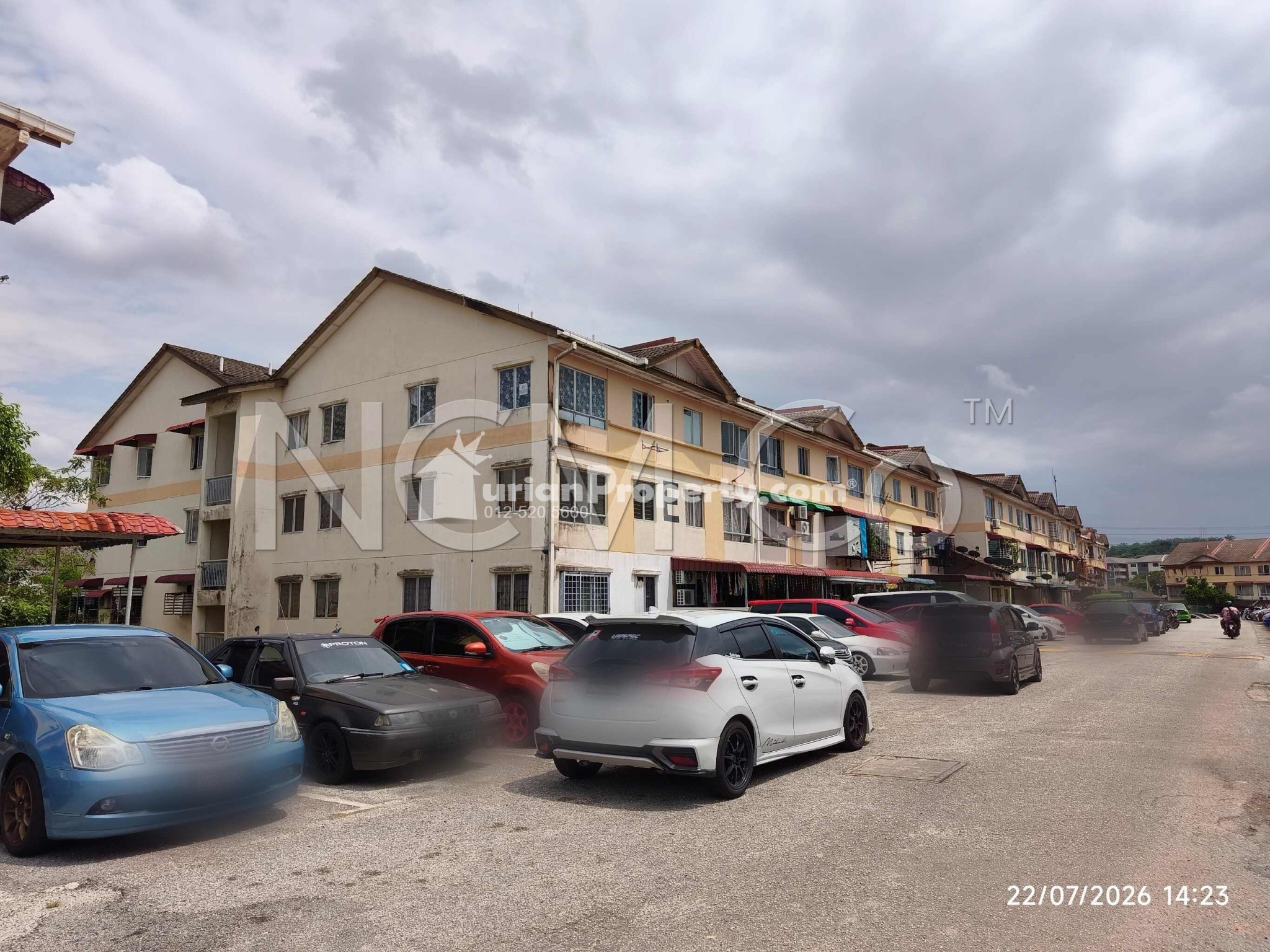 Apartment For Auction at Dahlia Apartment