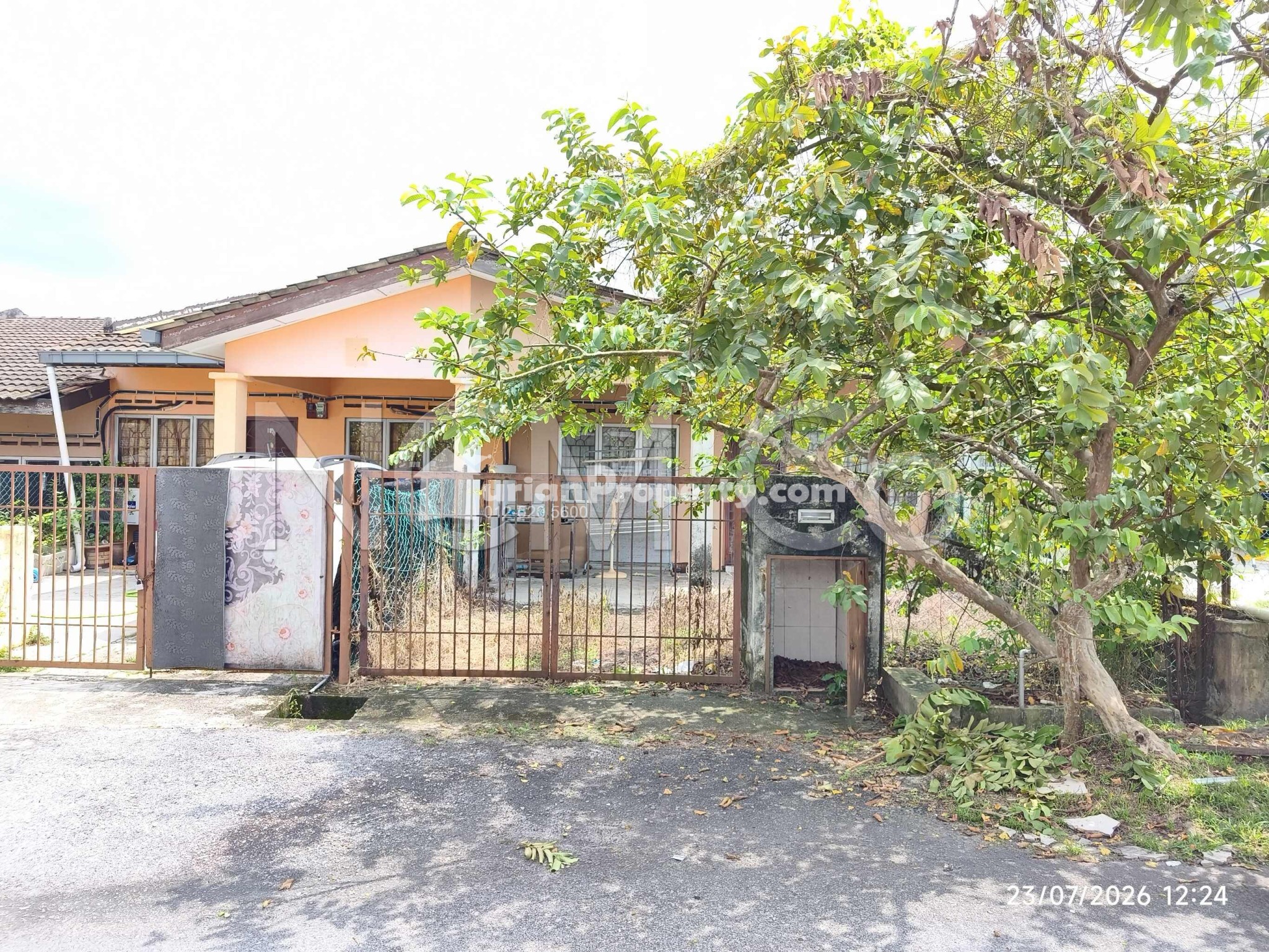 Terrace House For Auction at Desa Kundang