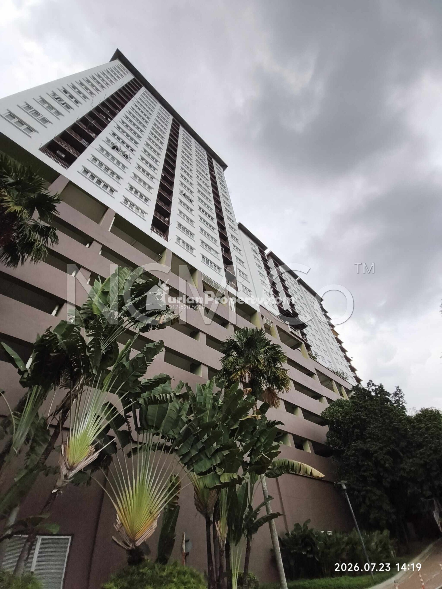 Condo For Auction at Casa Desa