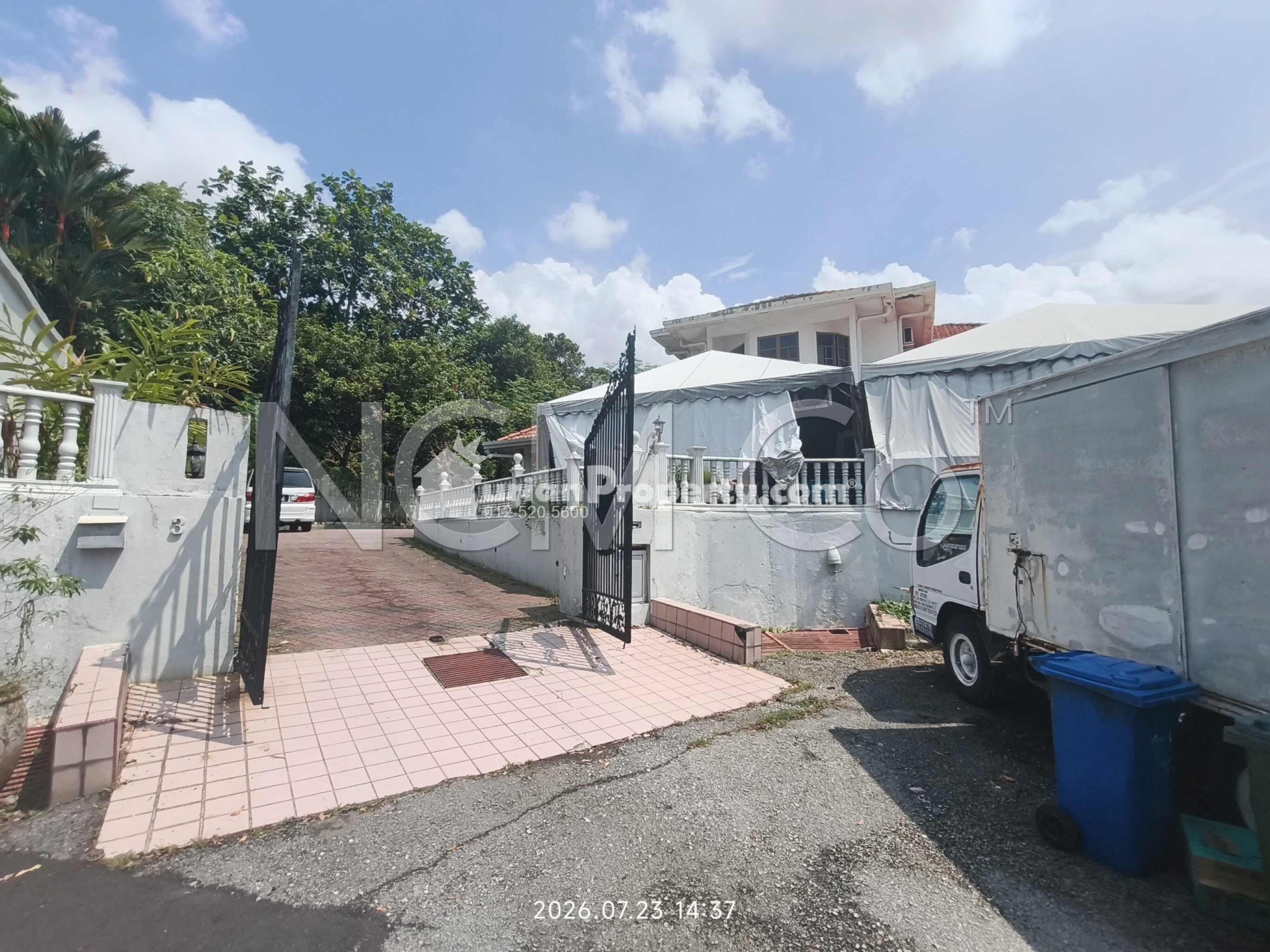 Bungalow House For Auction at Section 8