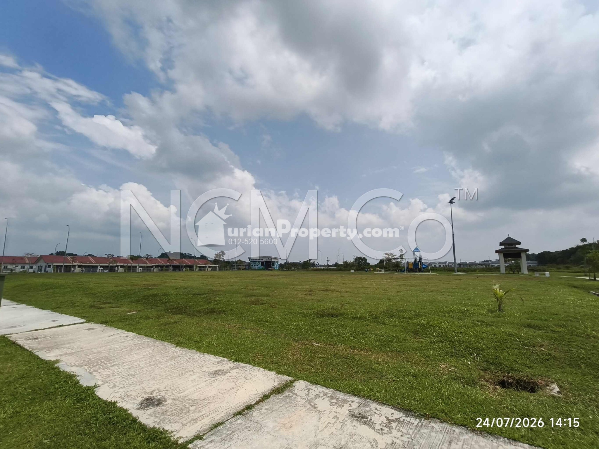 Terrace House For Auction at Taman Bayu Indera