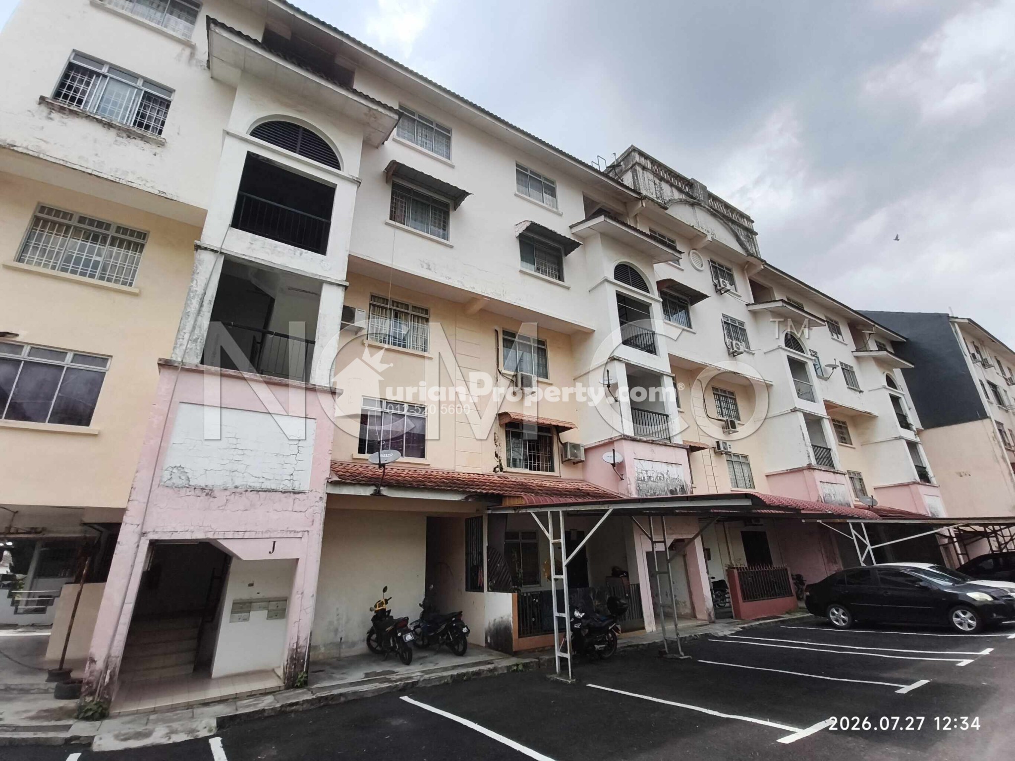 Apartment For Auction at Sri Awana Townhouse