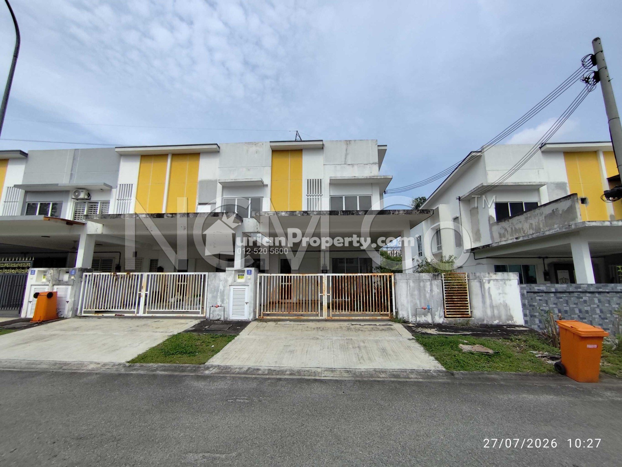 Terrace House For Auction at Suriaman