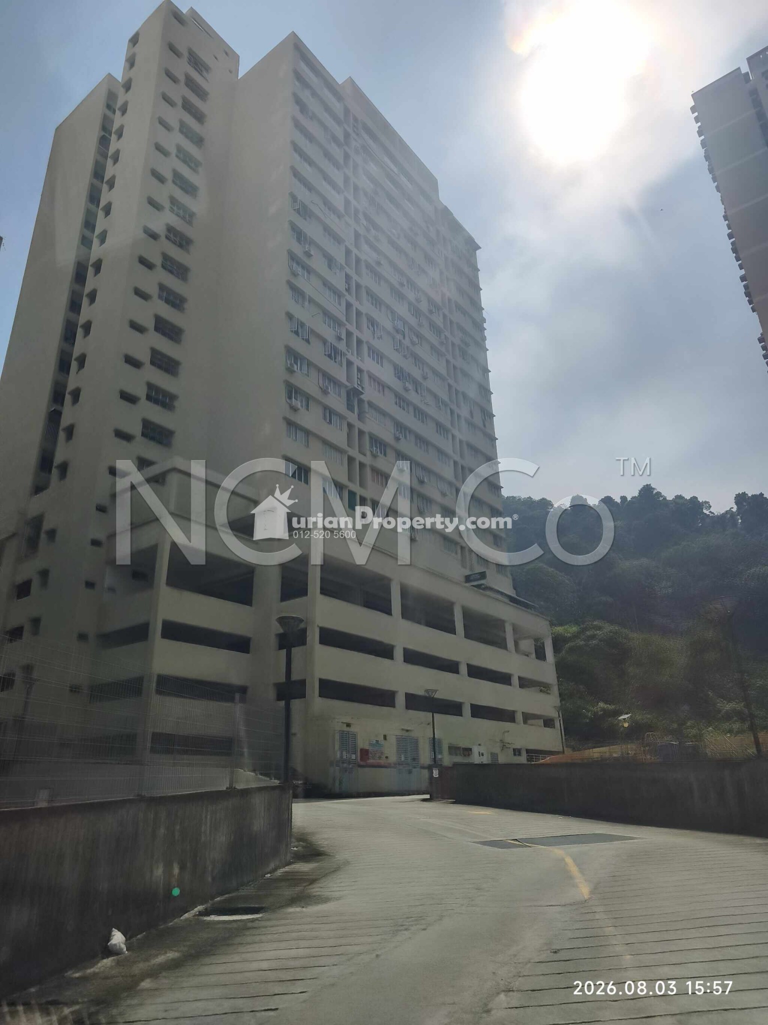 Flat For Auction at E-Garden