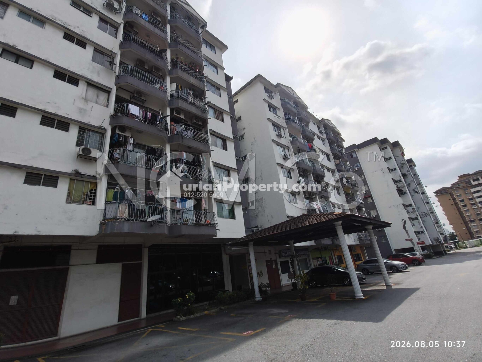 Condo For Auction at Brem Park