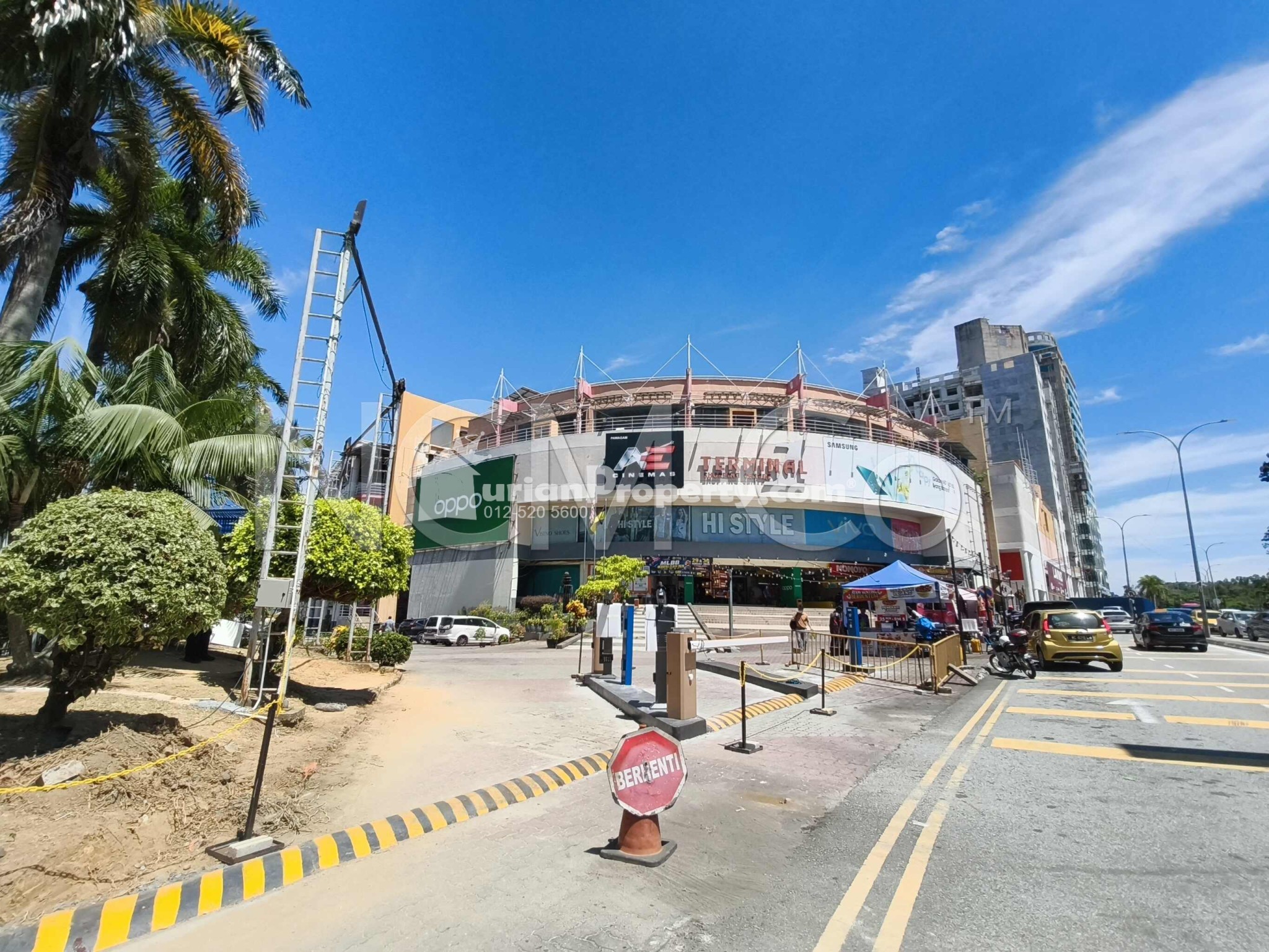 Shop For Auction at Terminal 1 Shopping Centre