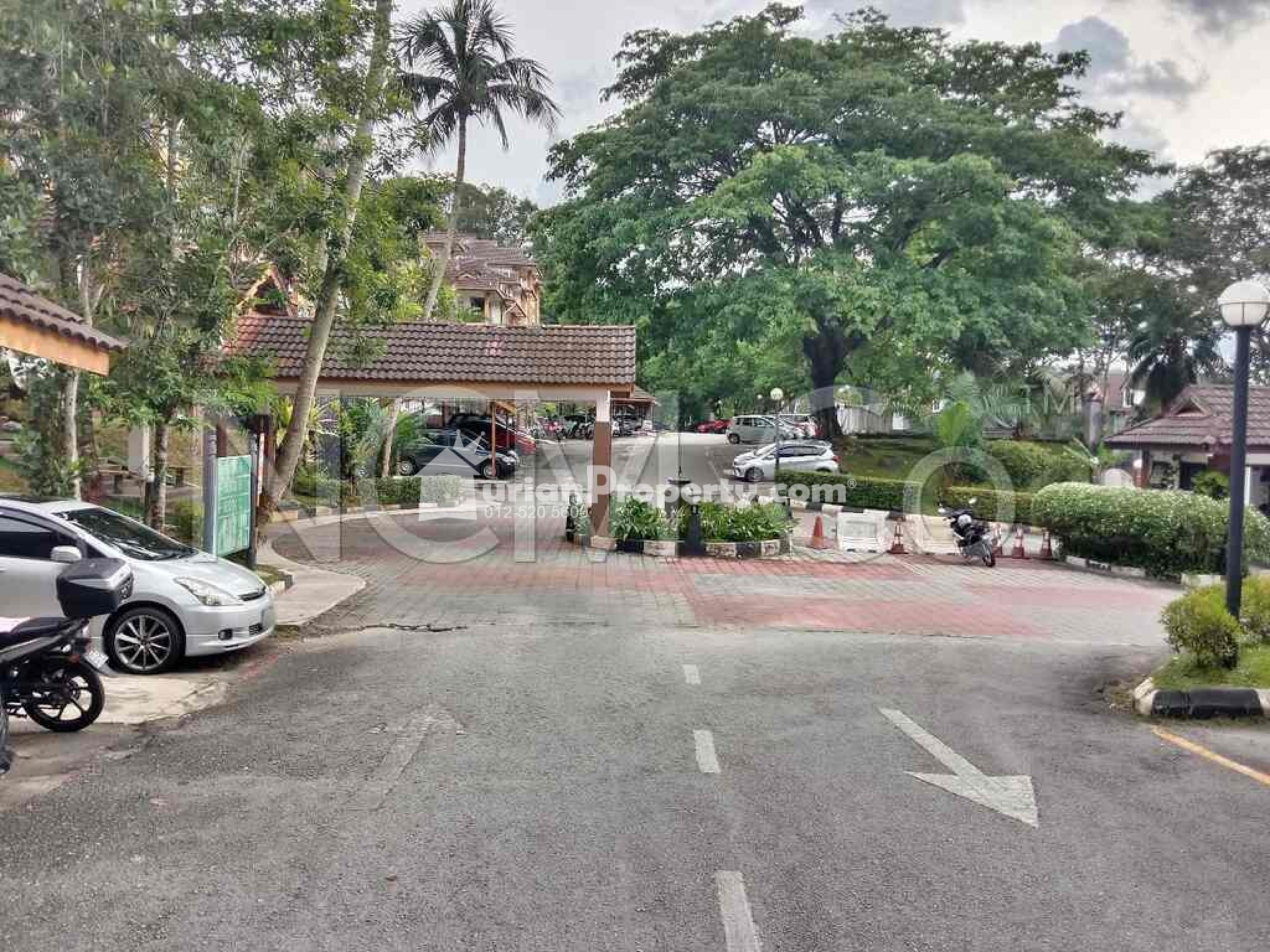 Condo For Auction at Villaria