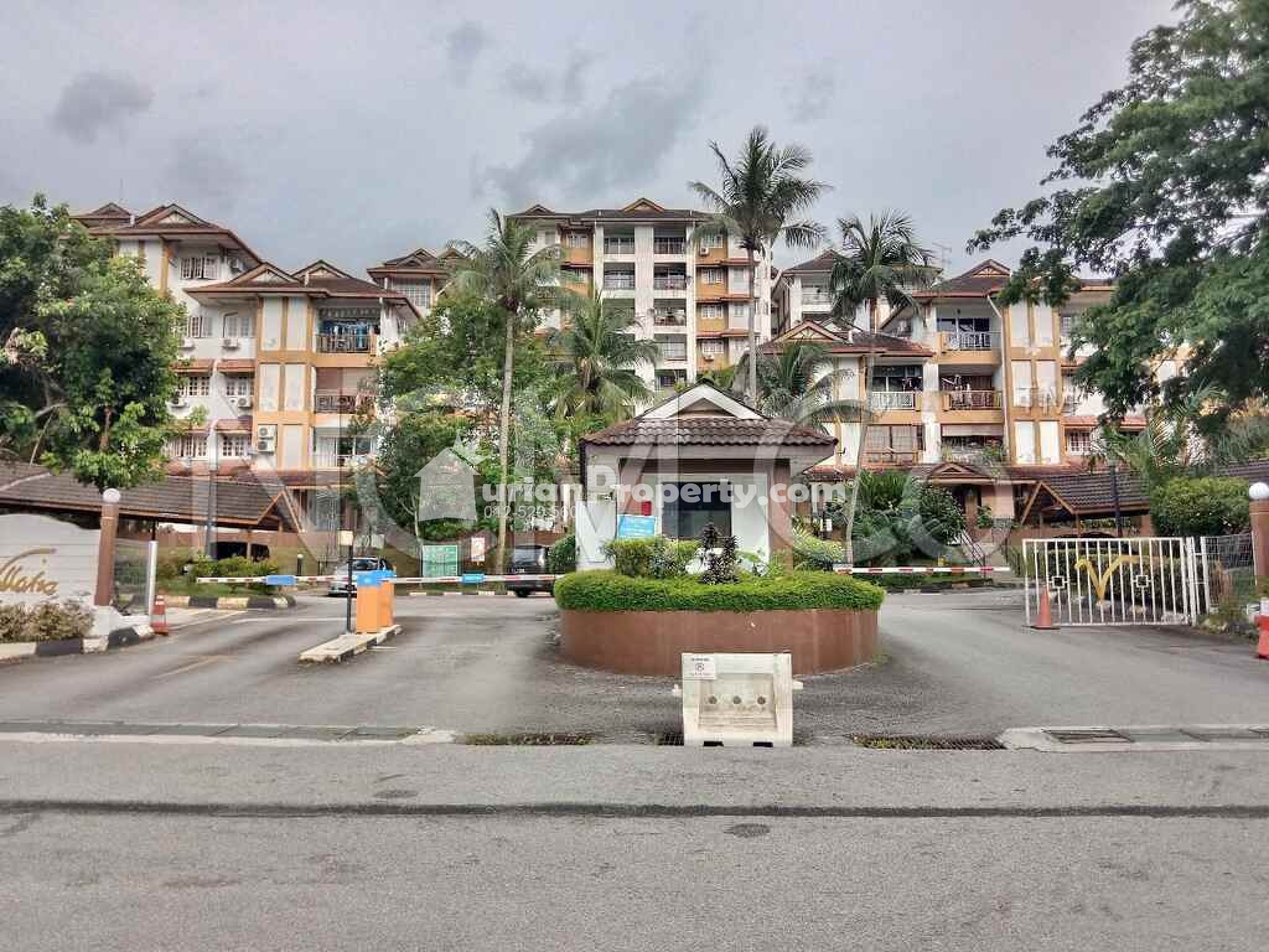 Condo For Auction at Villaria