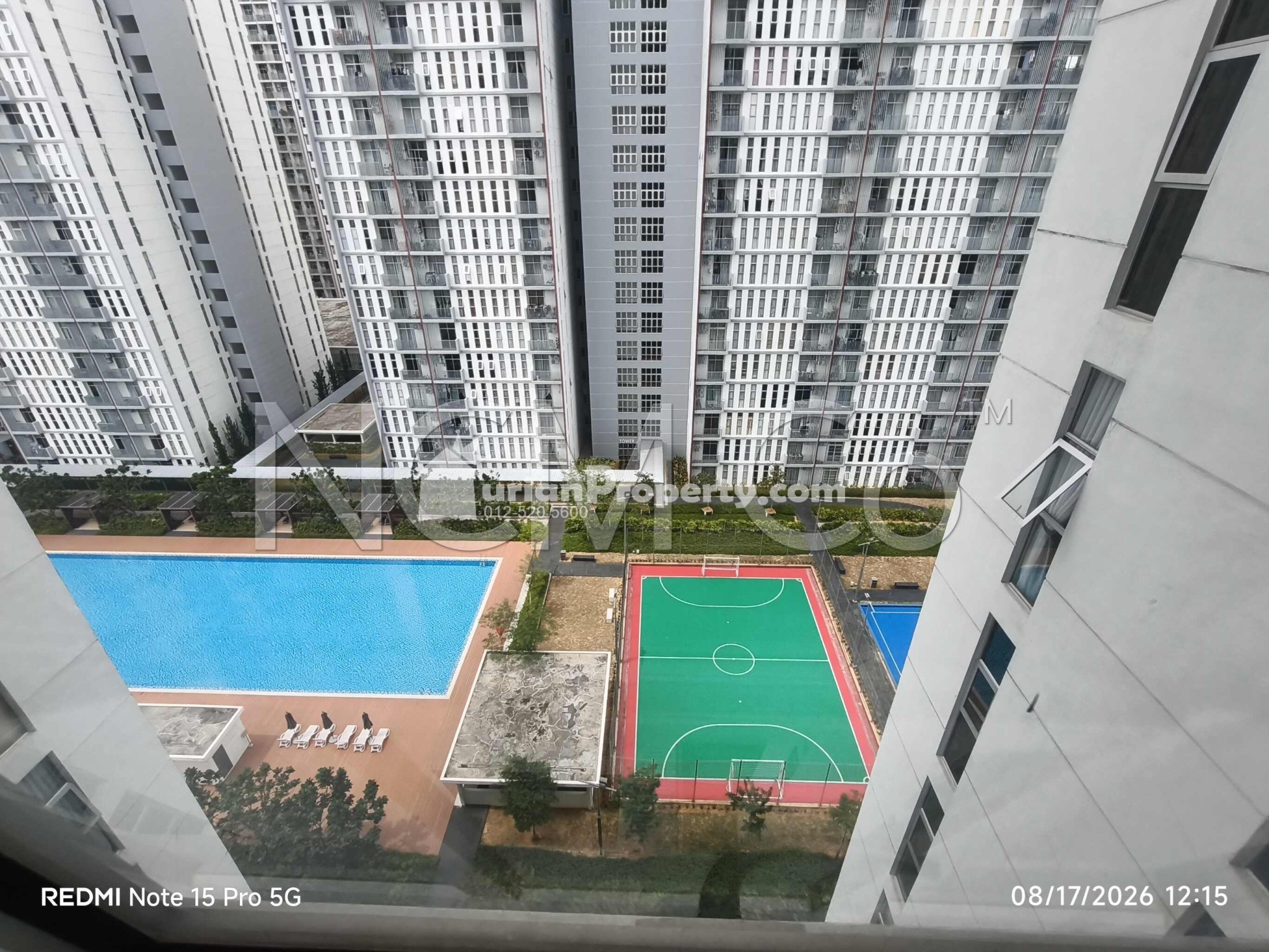 Apartment For Auction at Lakefront Residence
