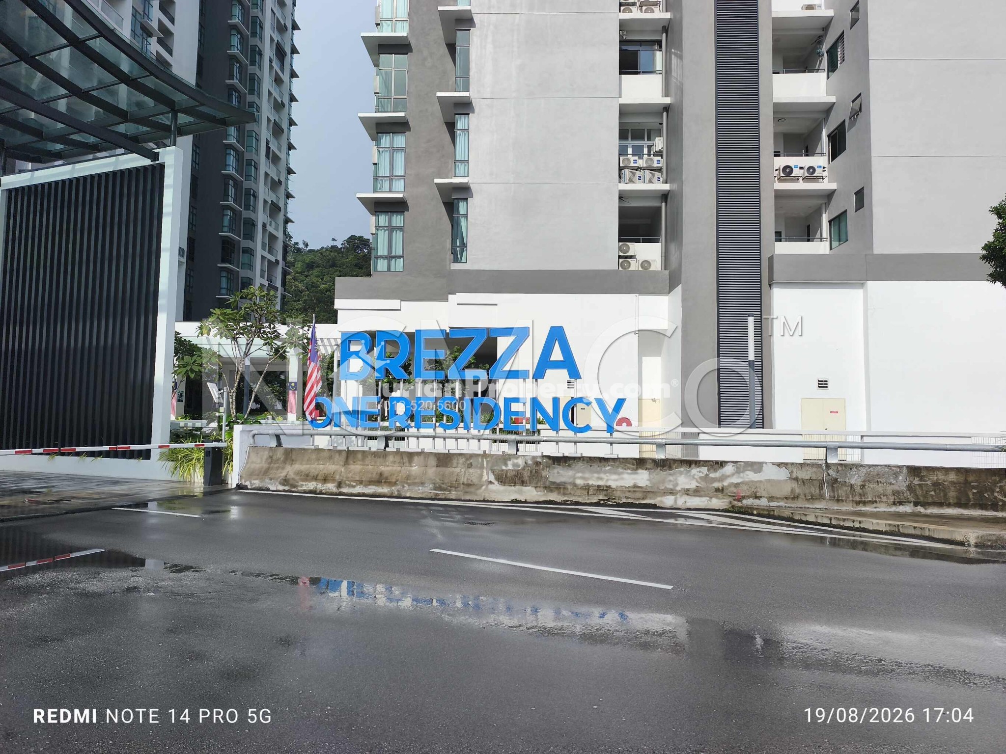 Condo For Auction at Brezza Hill