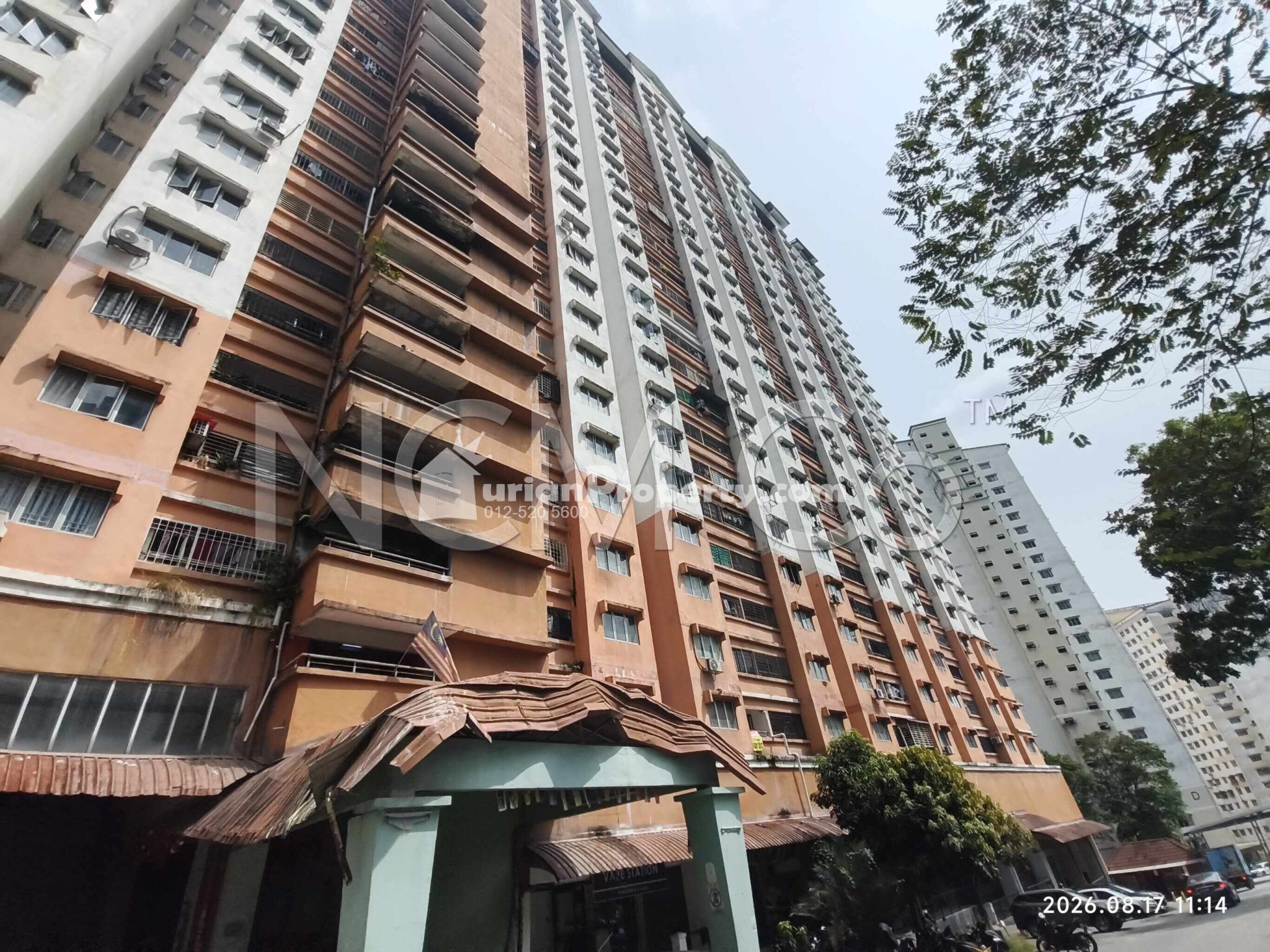 Apartment For Auction at Flora Damansara Apartment