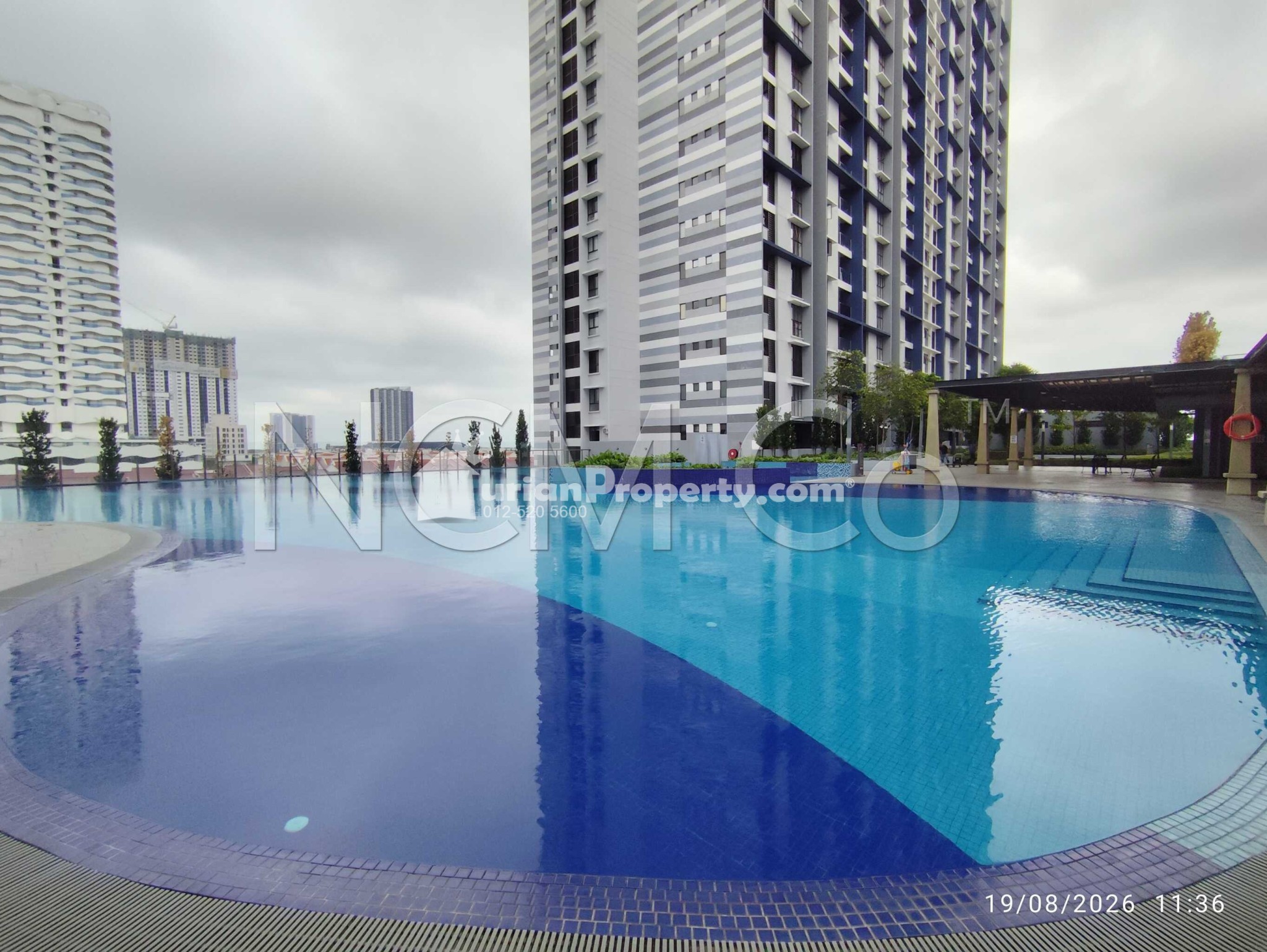 Condo For Auction at Admiral Residences