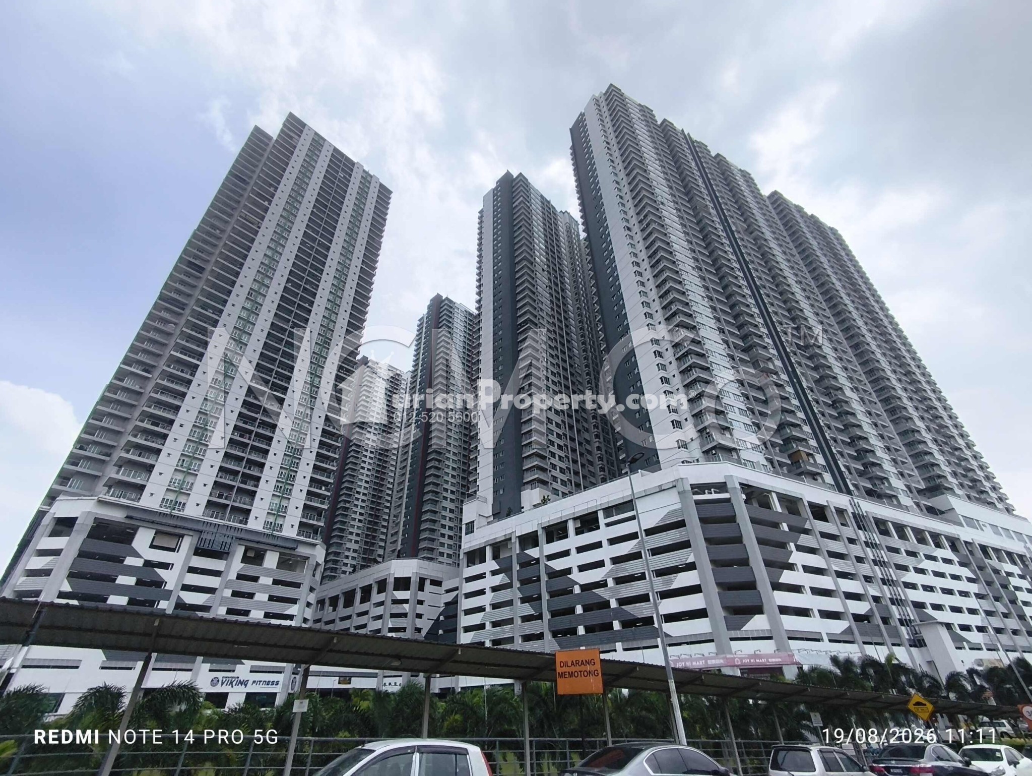 Serviced Residence For Auction at Razak City Residences