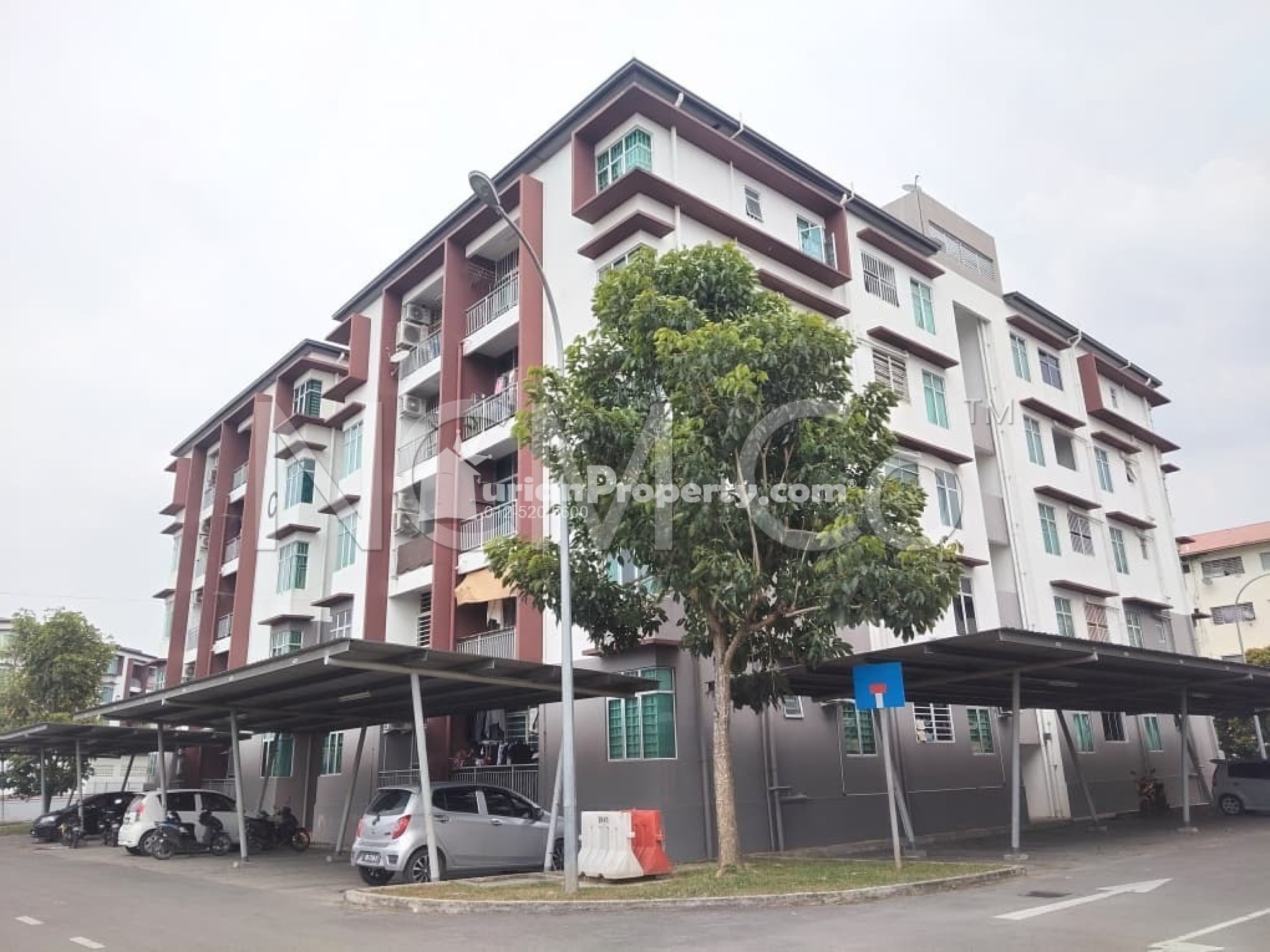Apartment For Auction at E-Residence