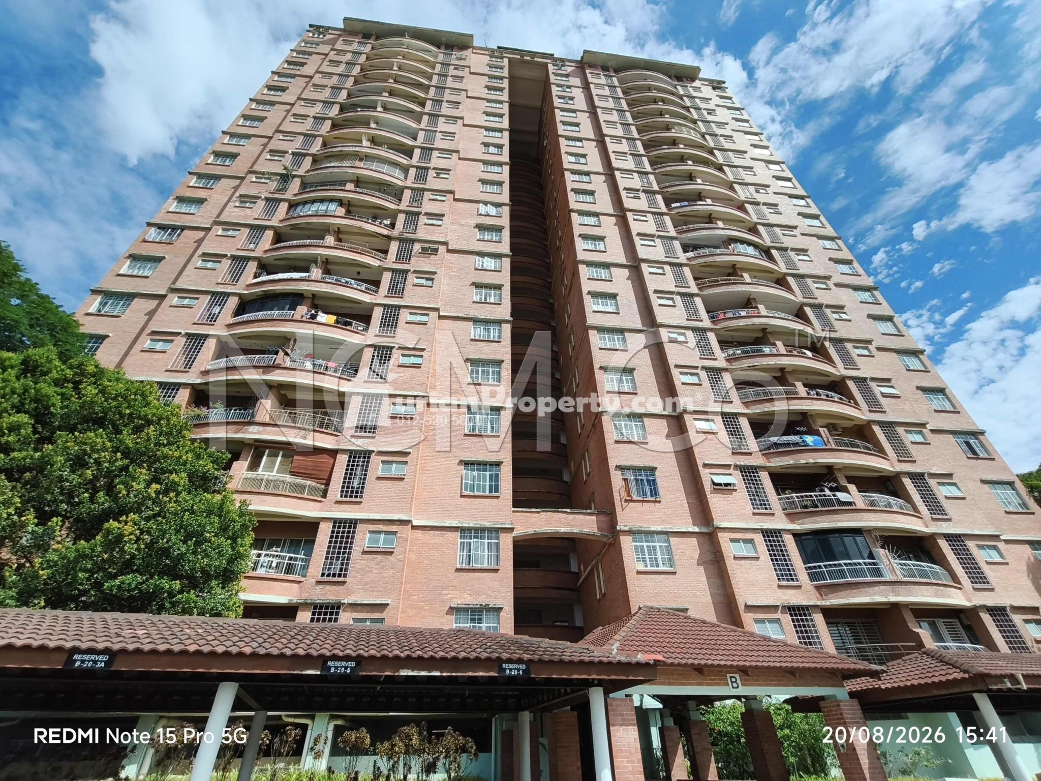 Apartment For Auction at Greenview Residence