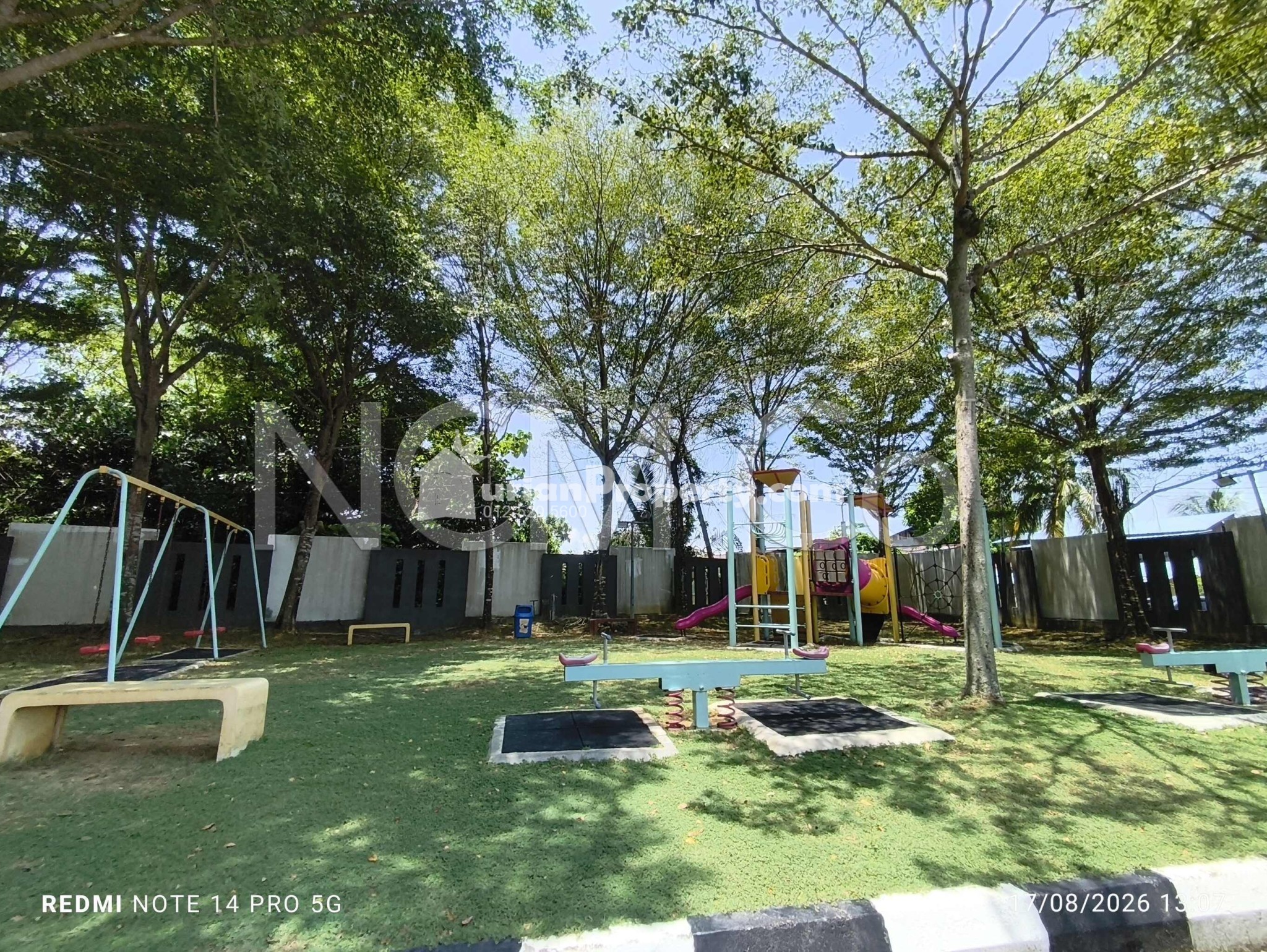 Apartment For Auction at Pinang Laguna