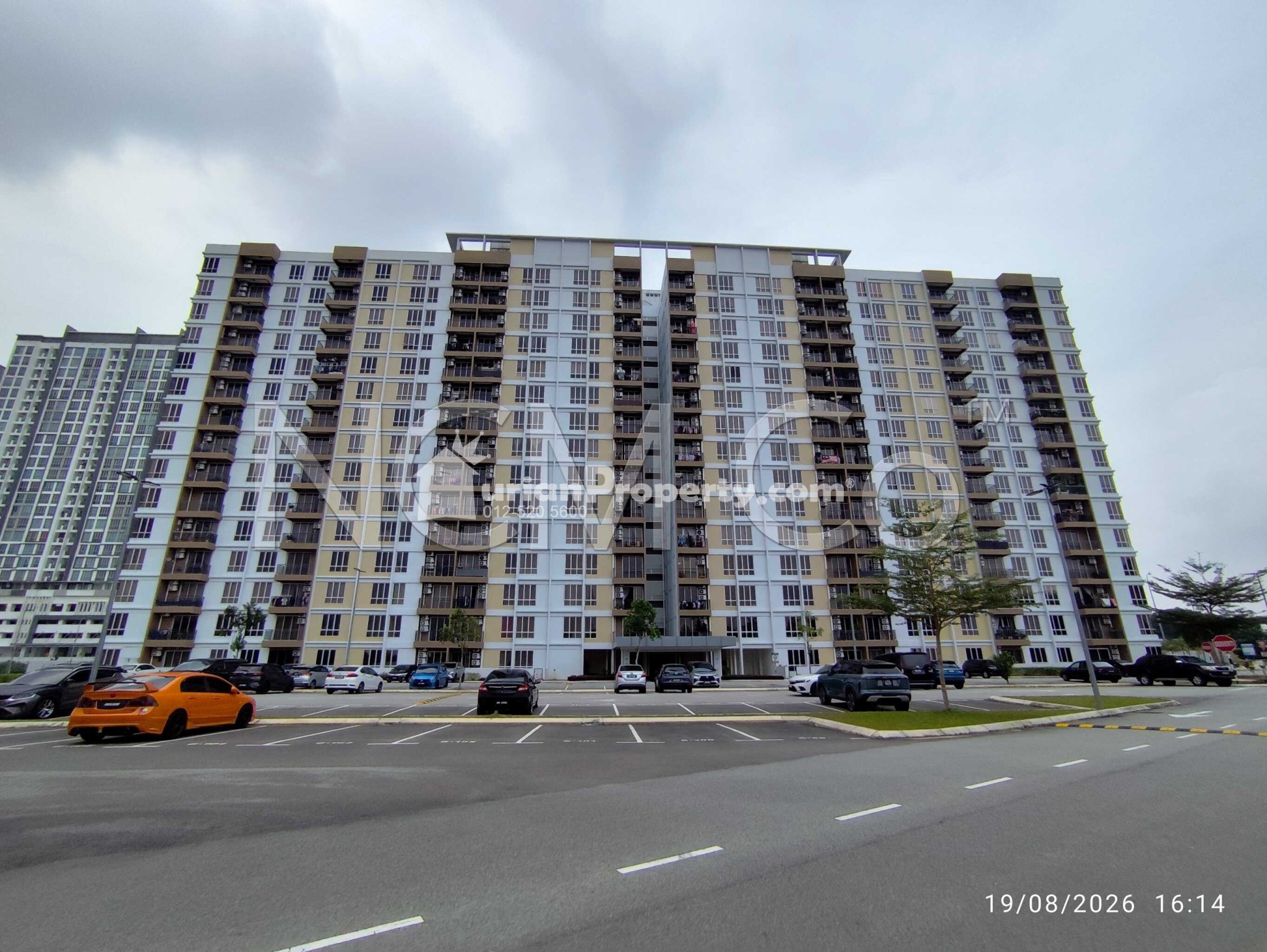 Apartment For Auction at Sierra Heights