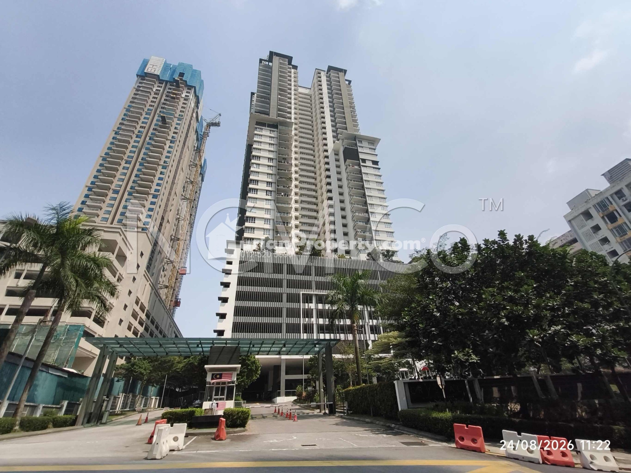 Condo For Auction at Villa Crystal