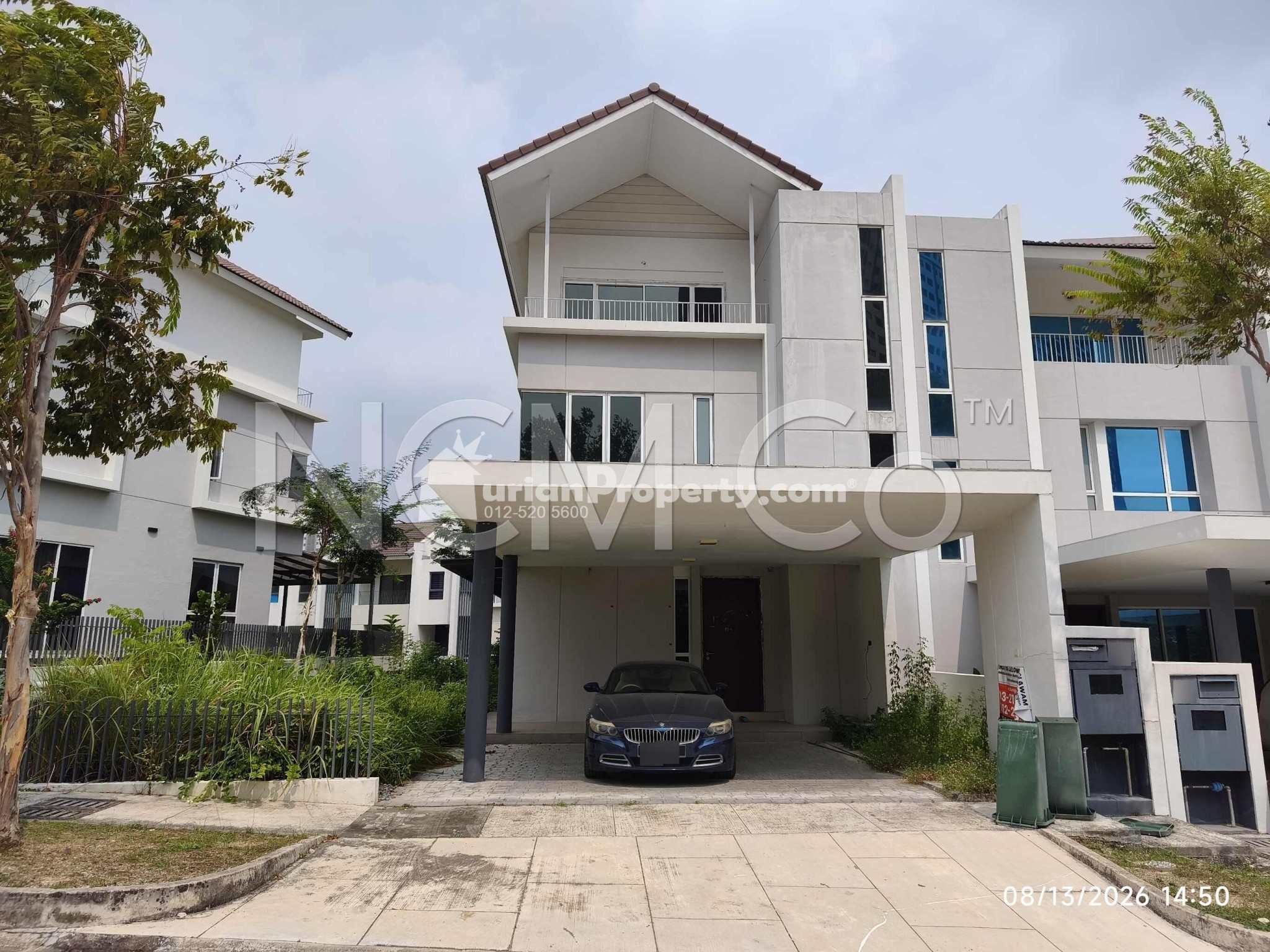 Terrace House For Auction at Tamansari