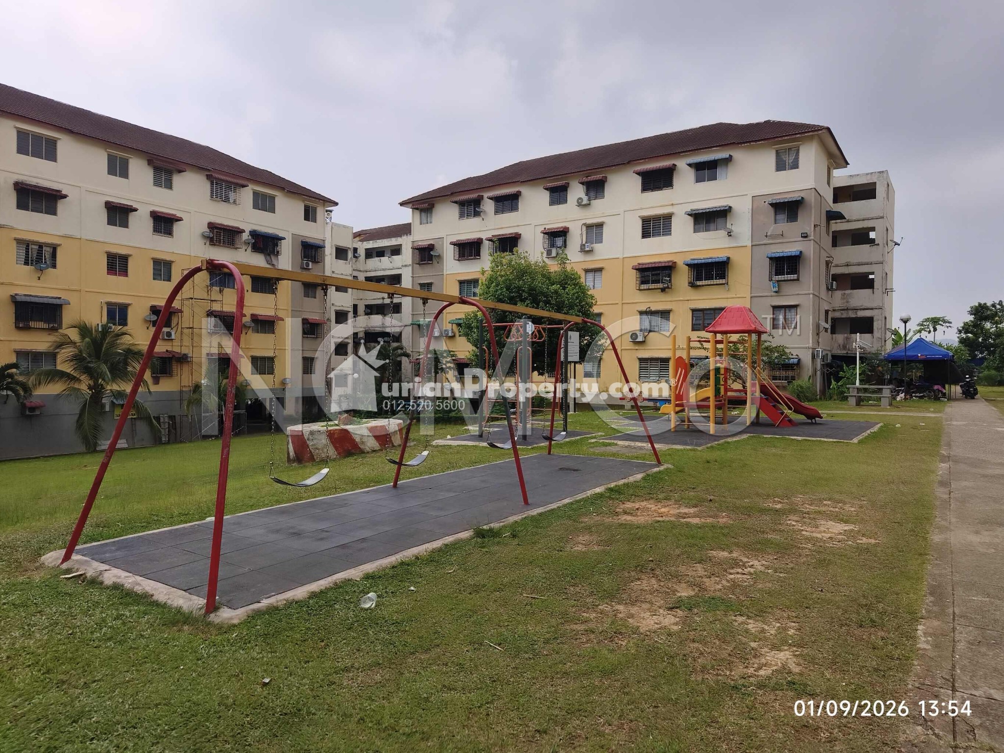 Apartment For Auction at Kemuning Apartment