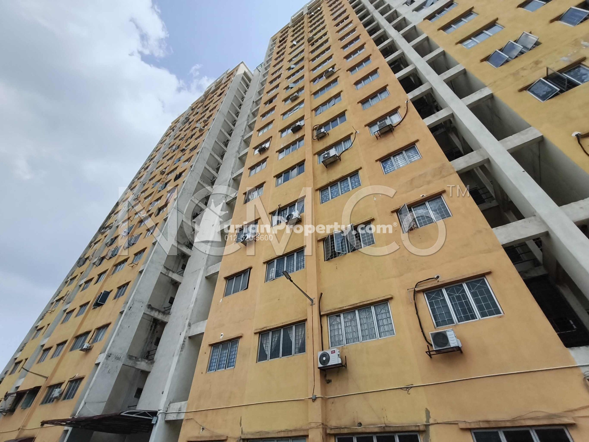 Apartment For Auction at Palm Garden Apartment
