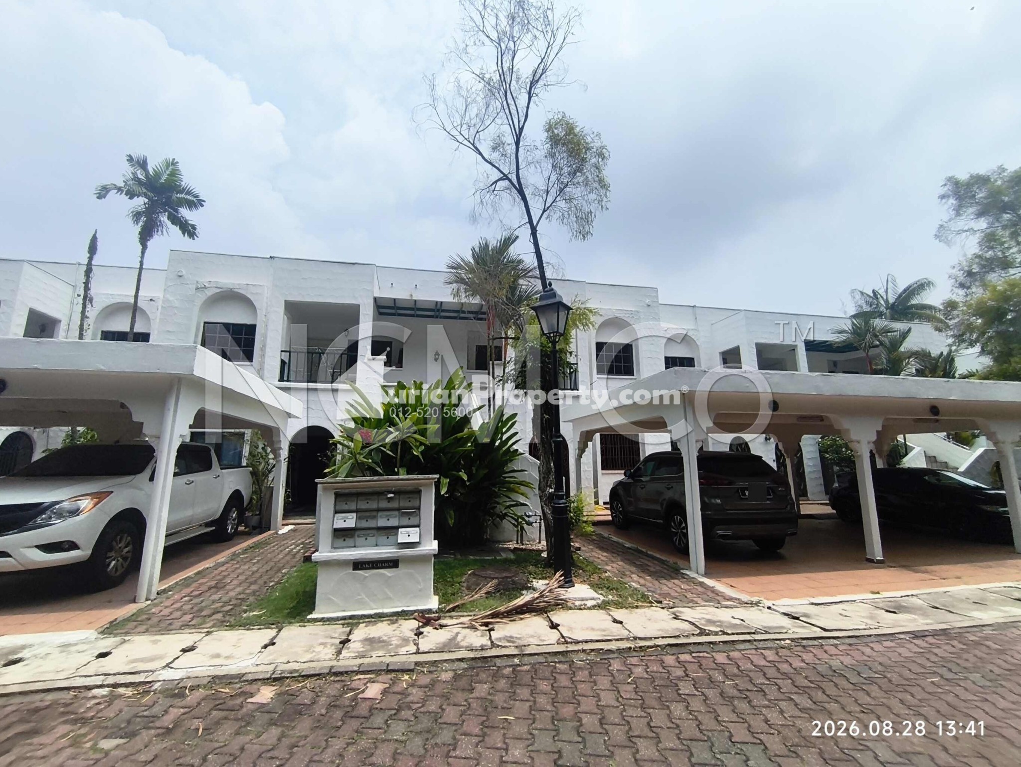 Terrace House For Auction at Country Villas