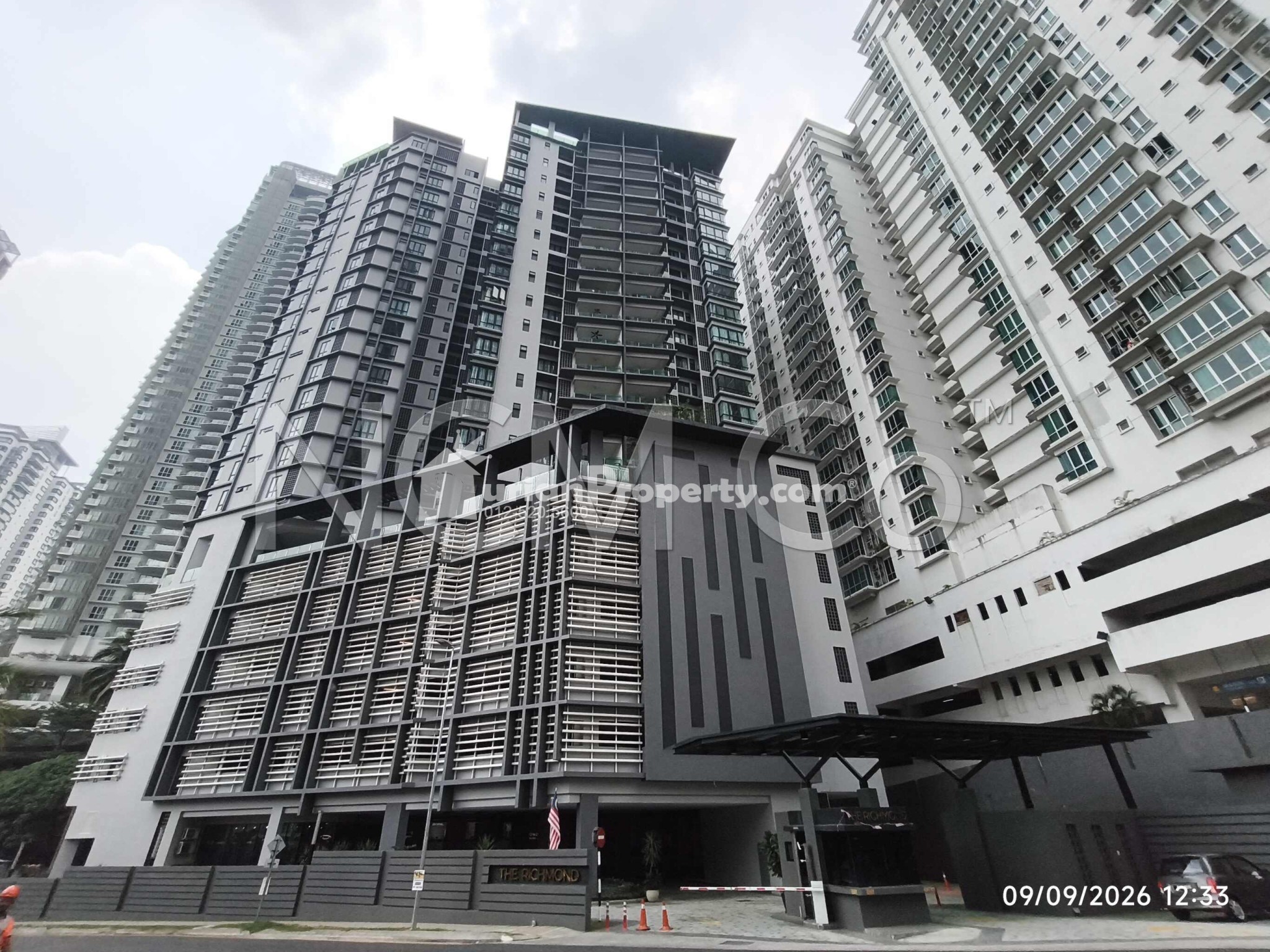 Condo For Auction at Richmond