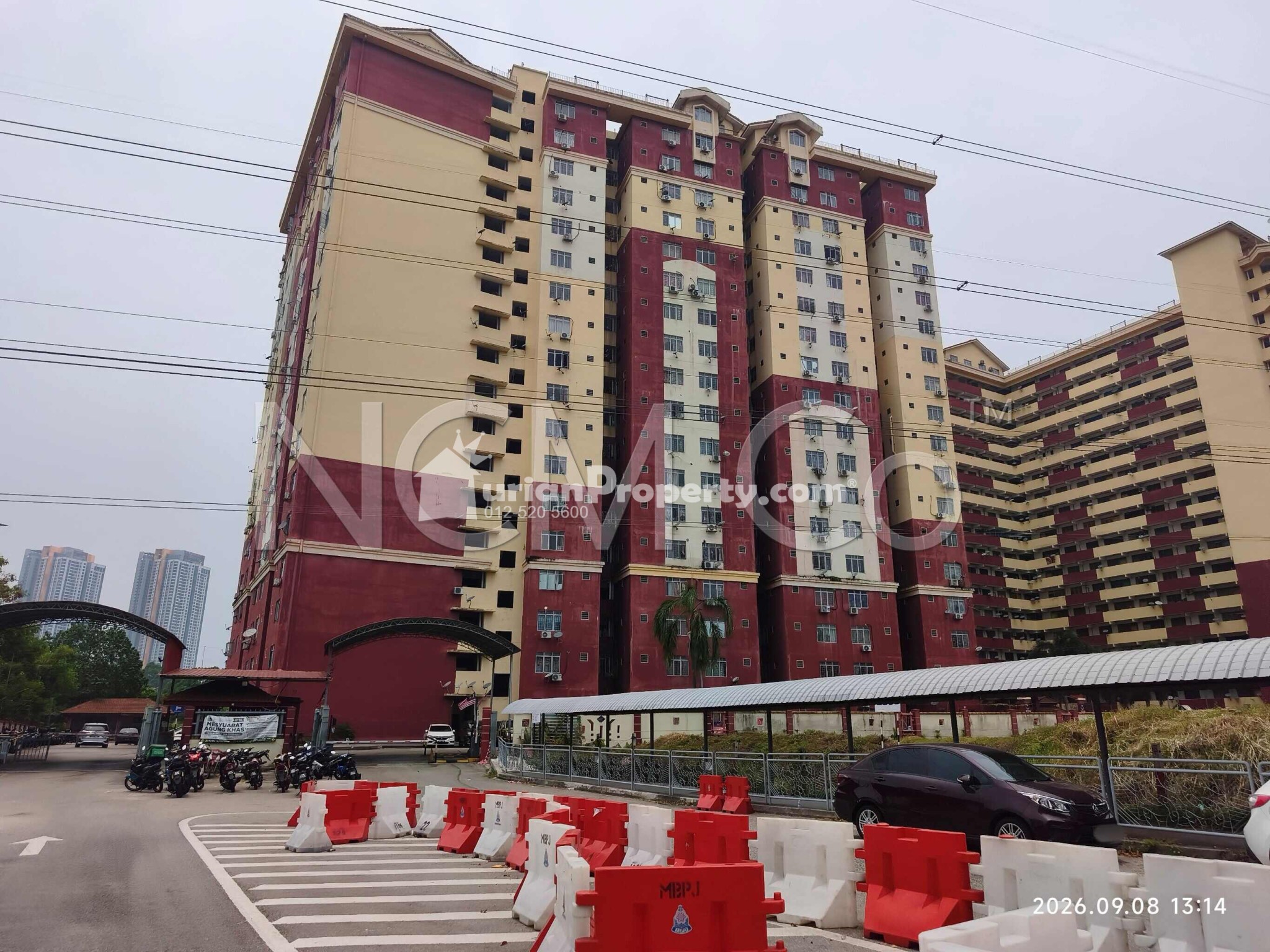 Apartment For Auction at Mentari Court 1