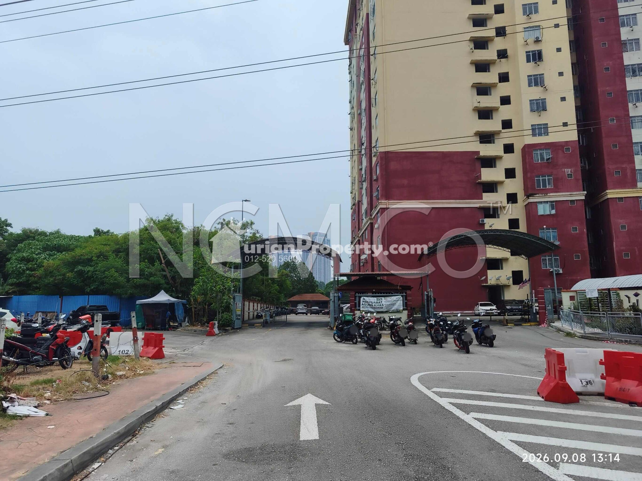 Apartment For Auction at Mentari Court 1