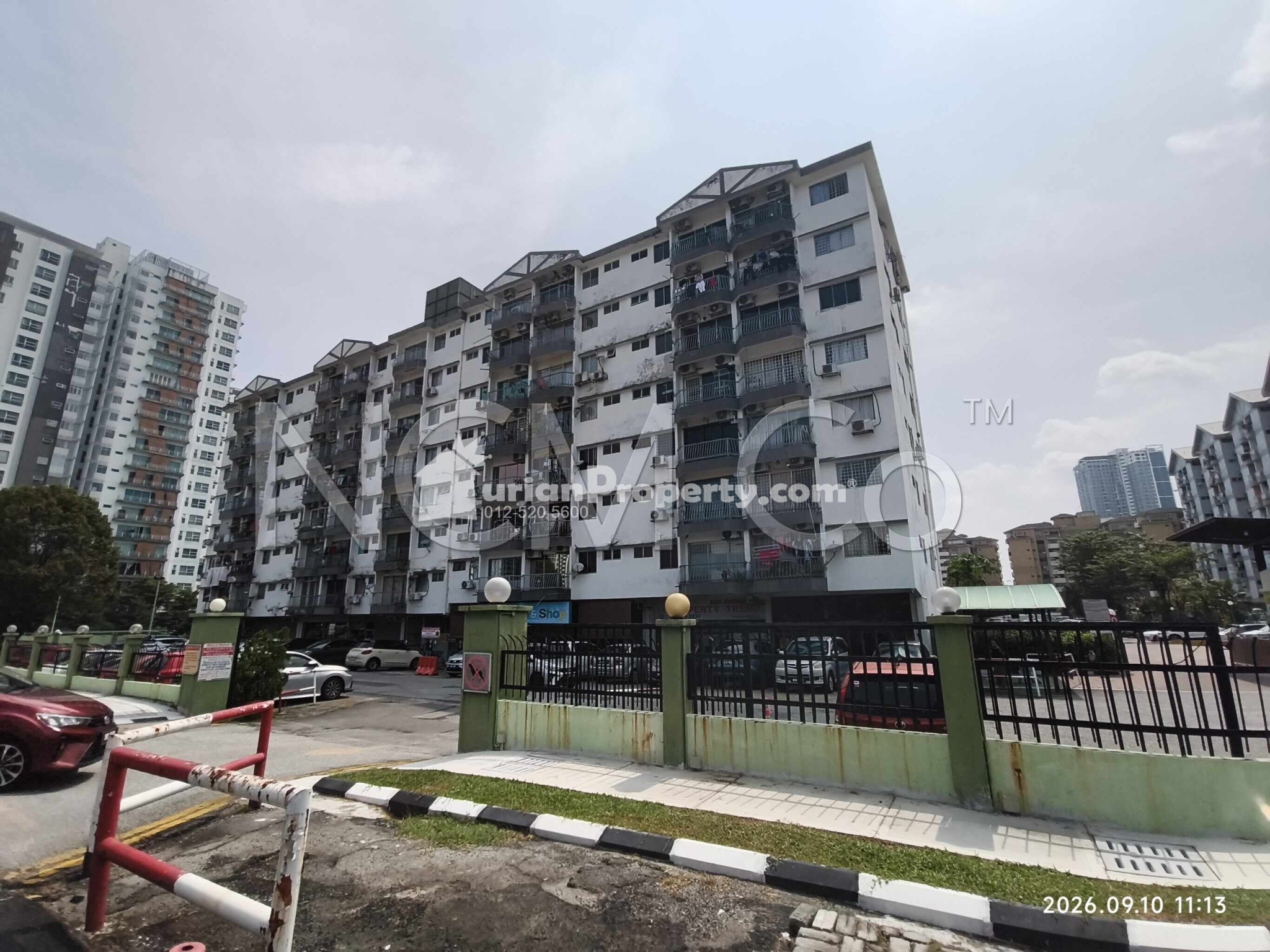 Condo For Auction at Brem Park
