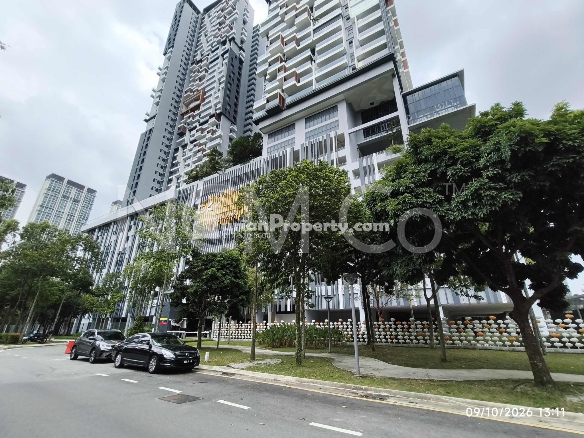 Apartment For Auction at Skyluxe On The Park