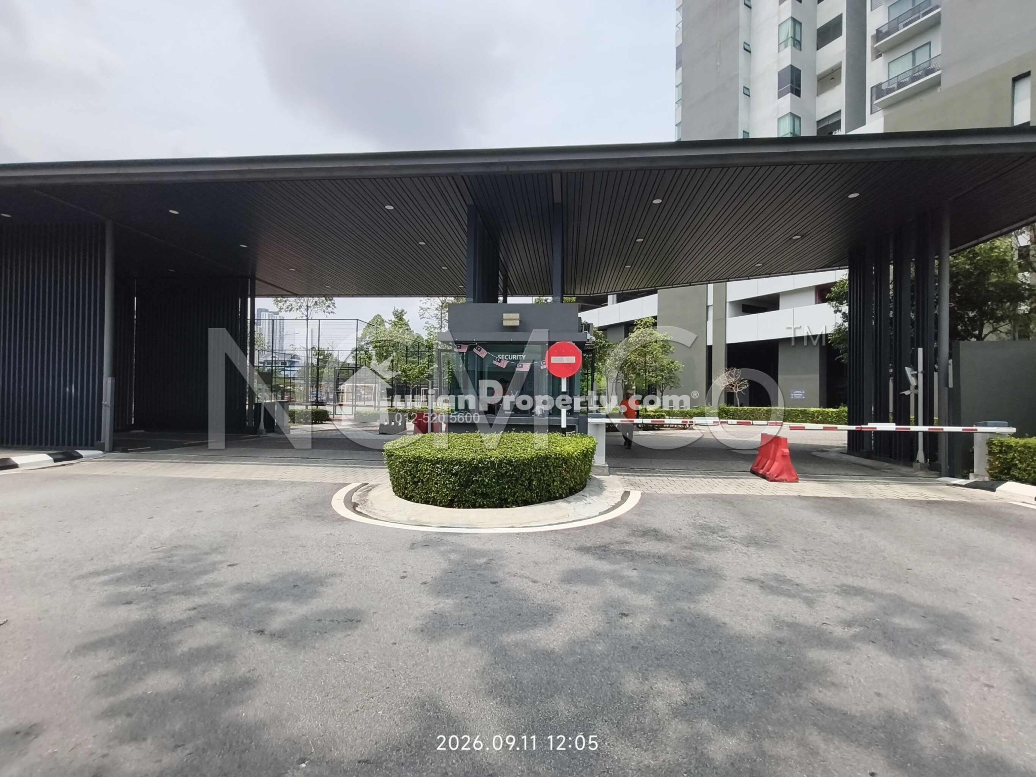 Condo For Auction at Rumbia Residence