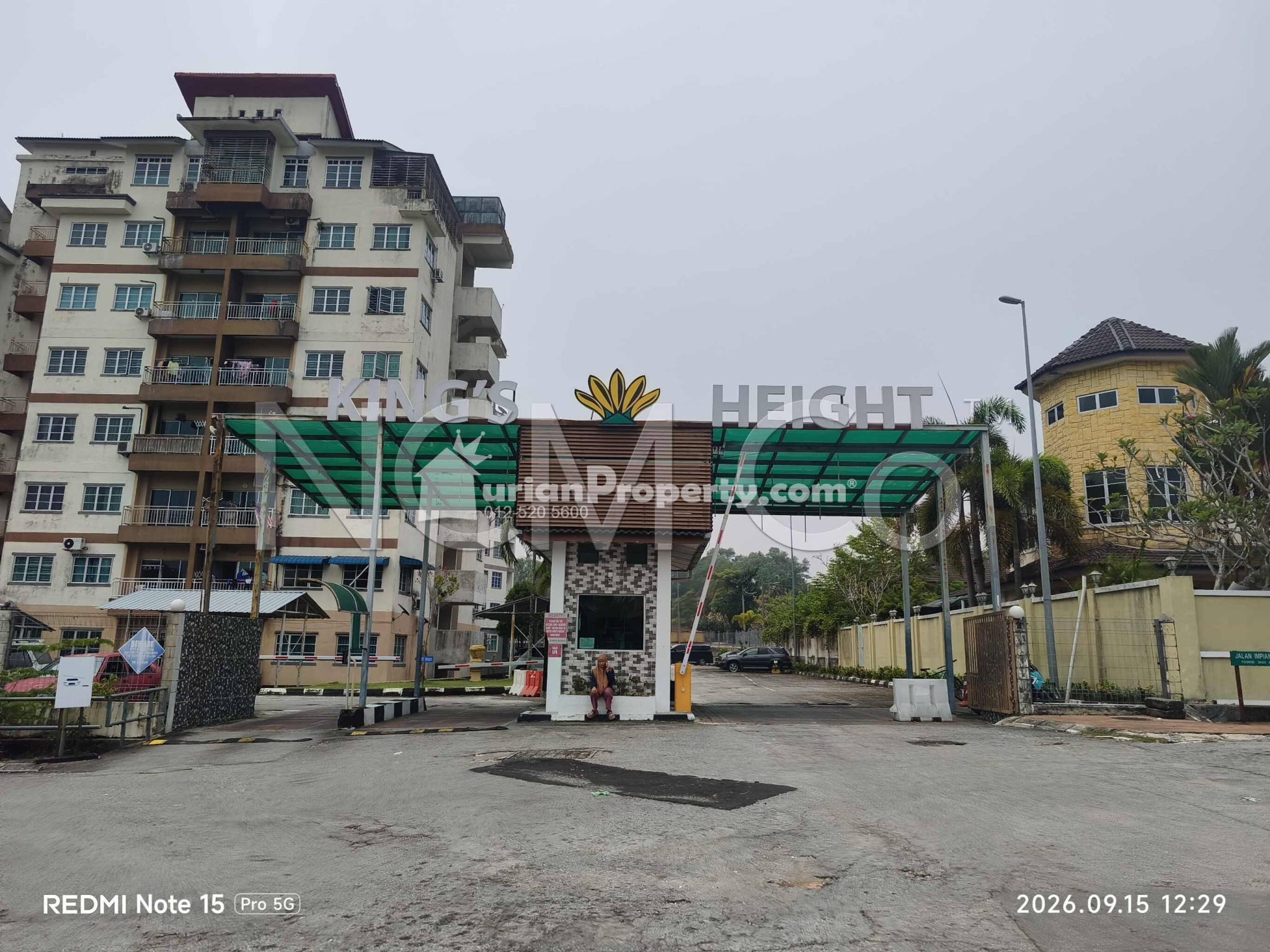 Apartment For Auction at Kings Height Apartment