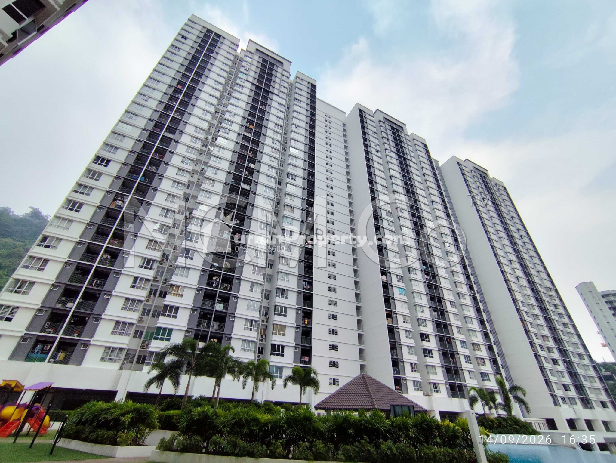 Apartment For Auction at The Stone