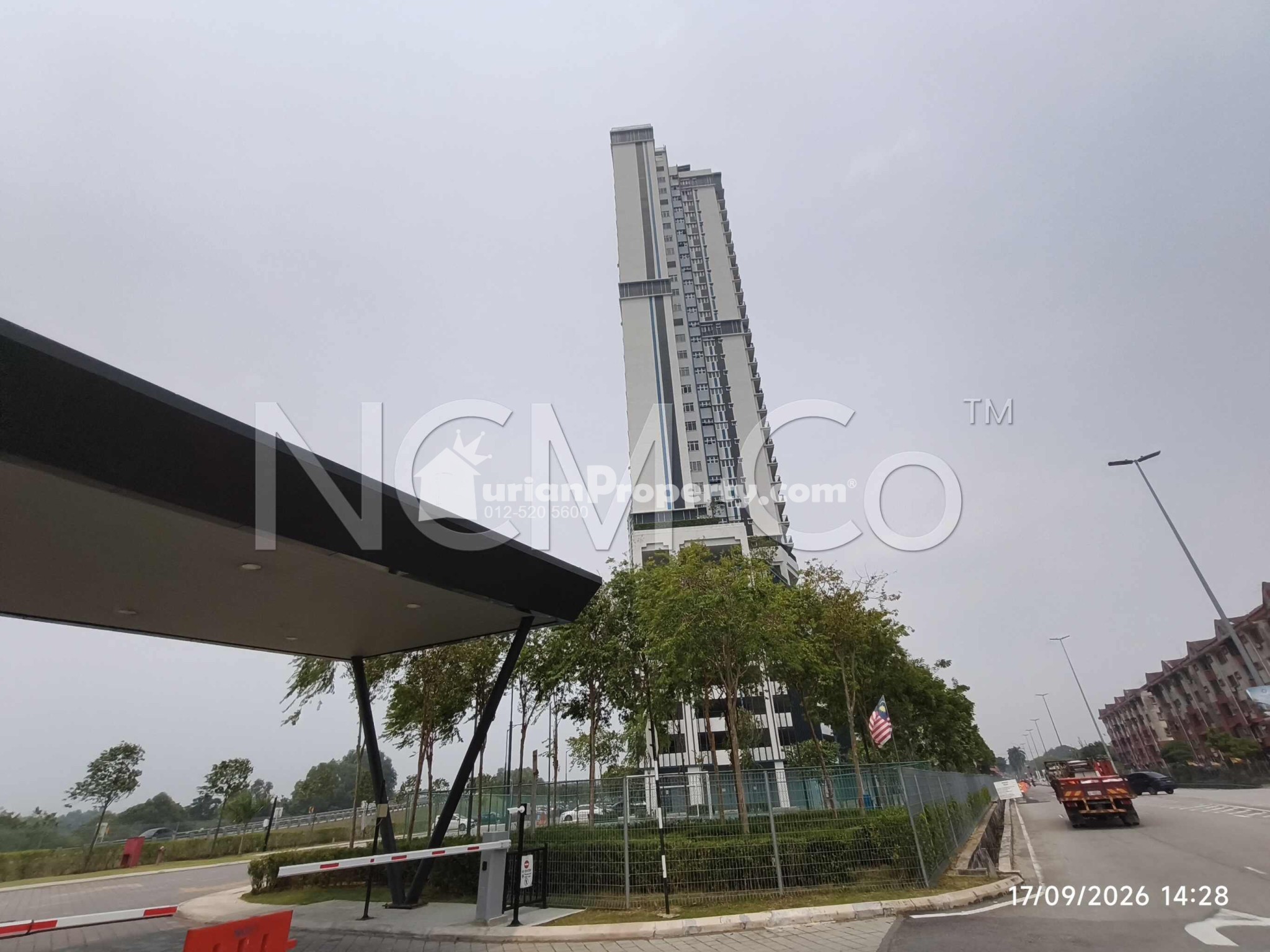 Apartment For Auction at LBS Skylake Residence