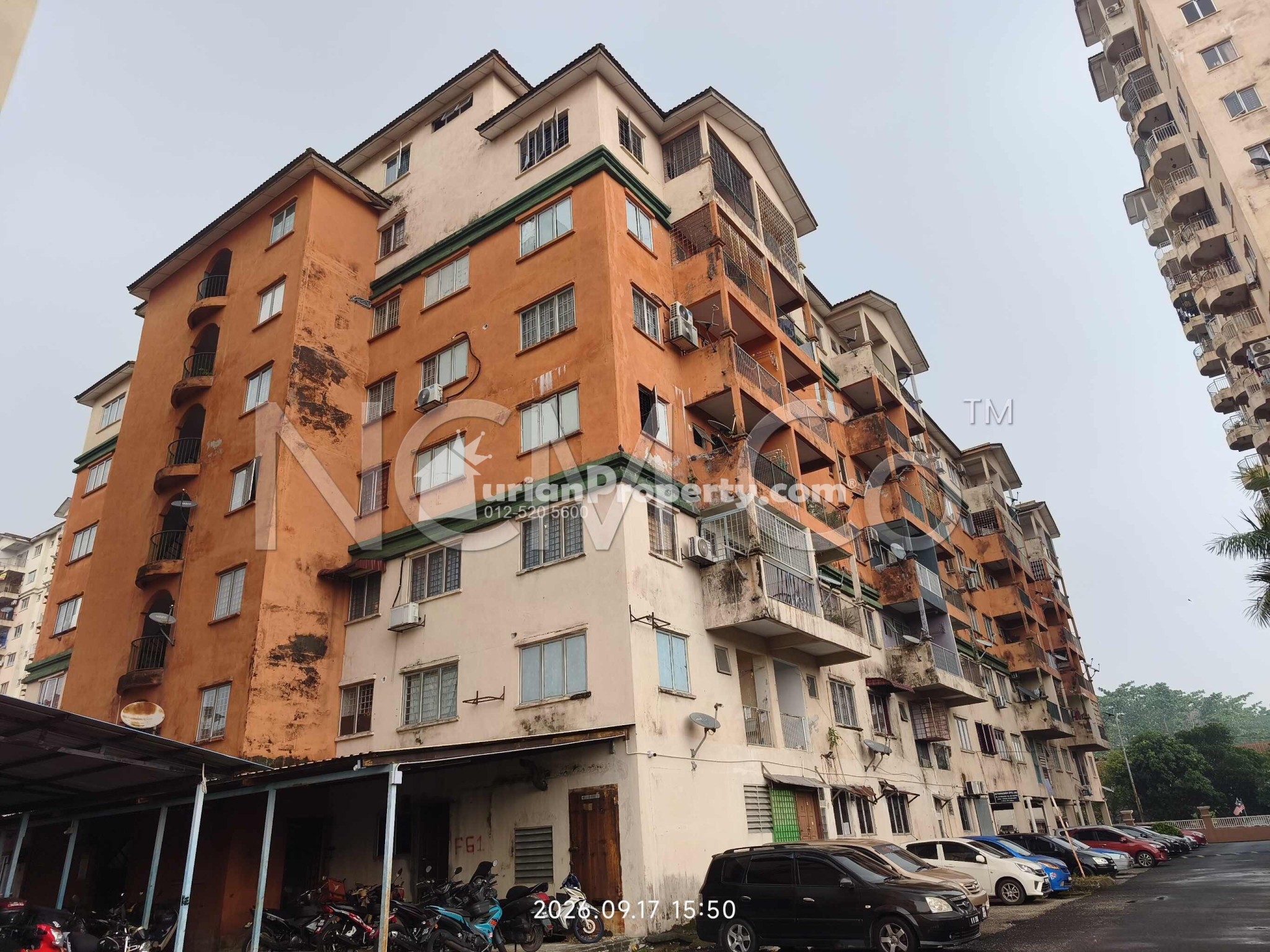 Apartment For Auction at Golden Villa