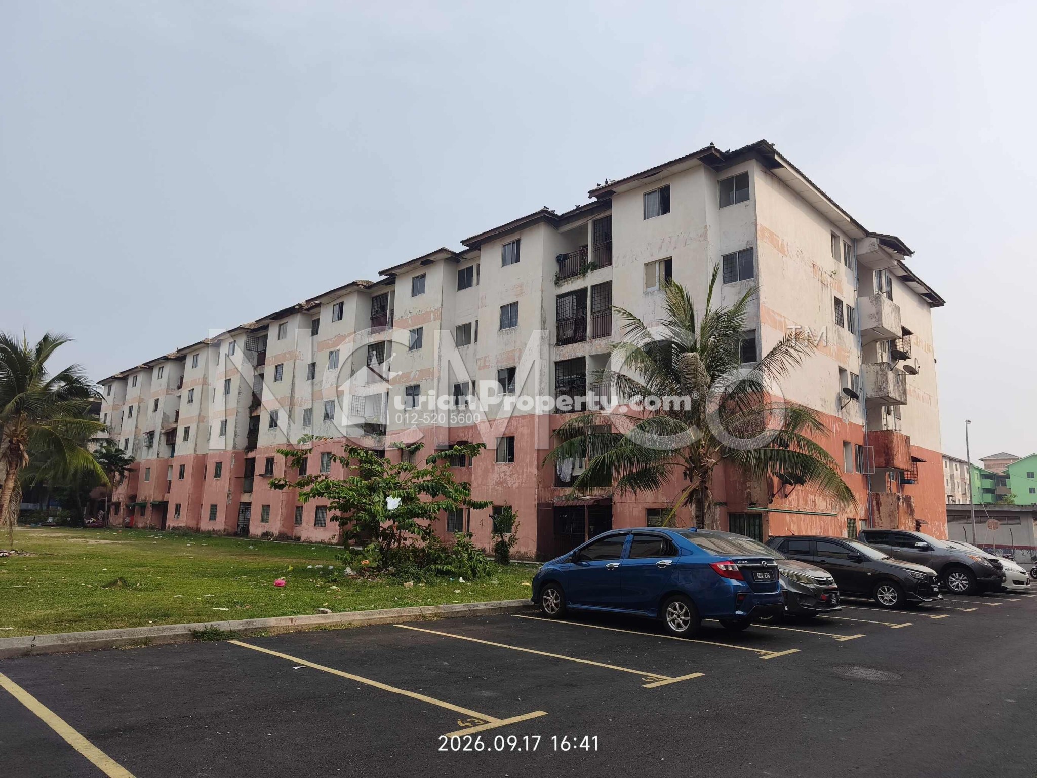 Apartment For Auction at Taman Sri Nelayan Flat