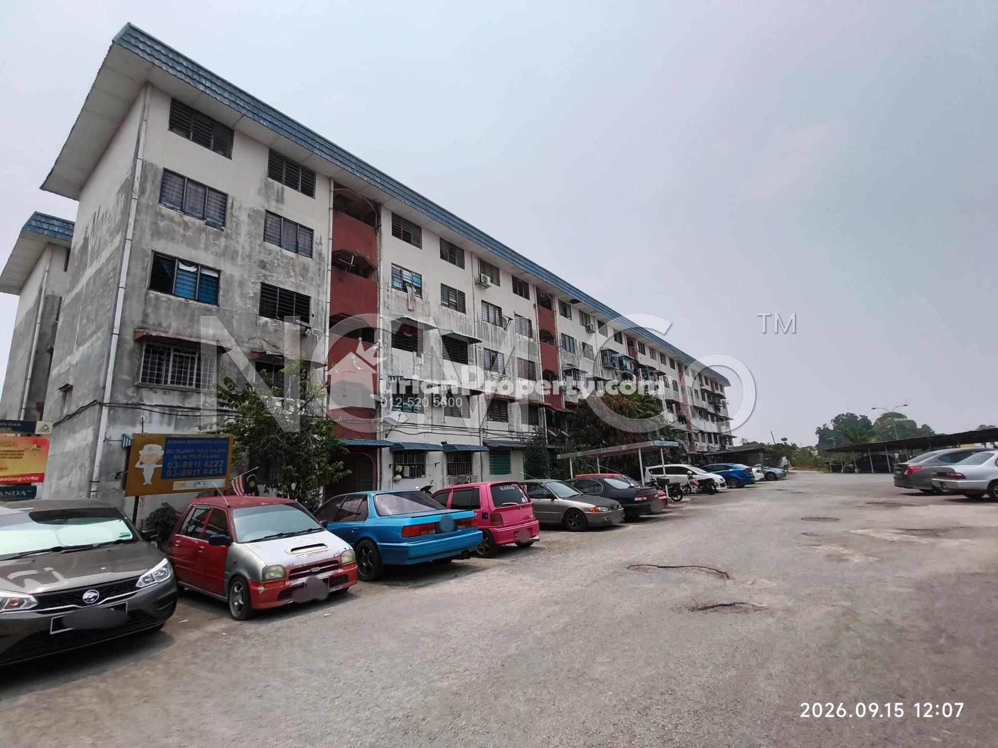 Flat For Auction at Flat Taming Jaya