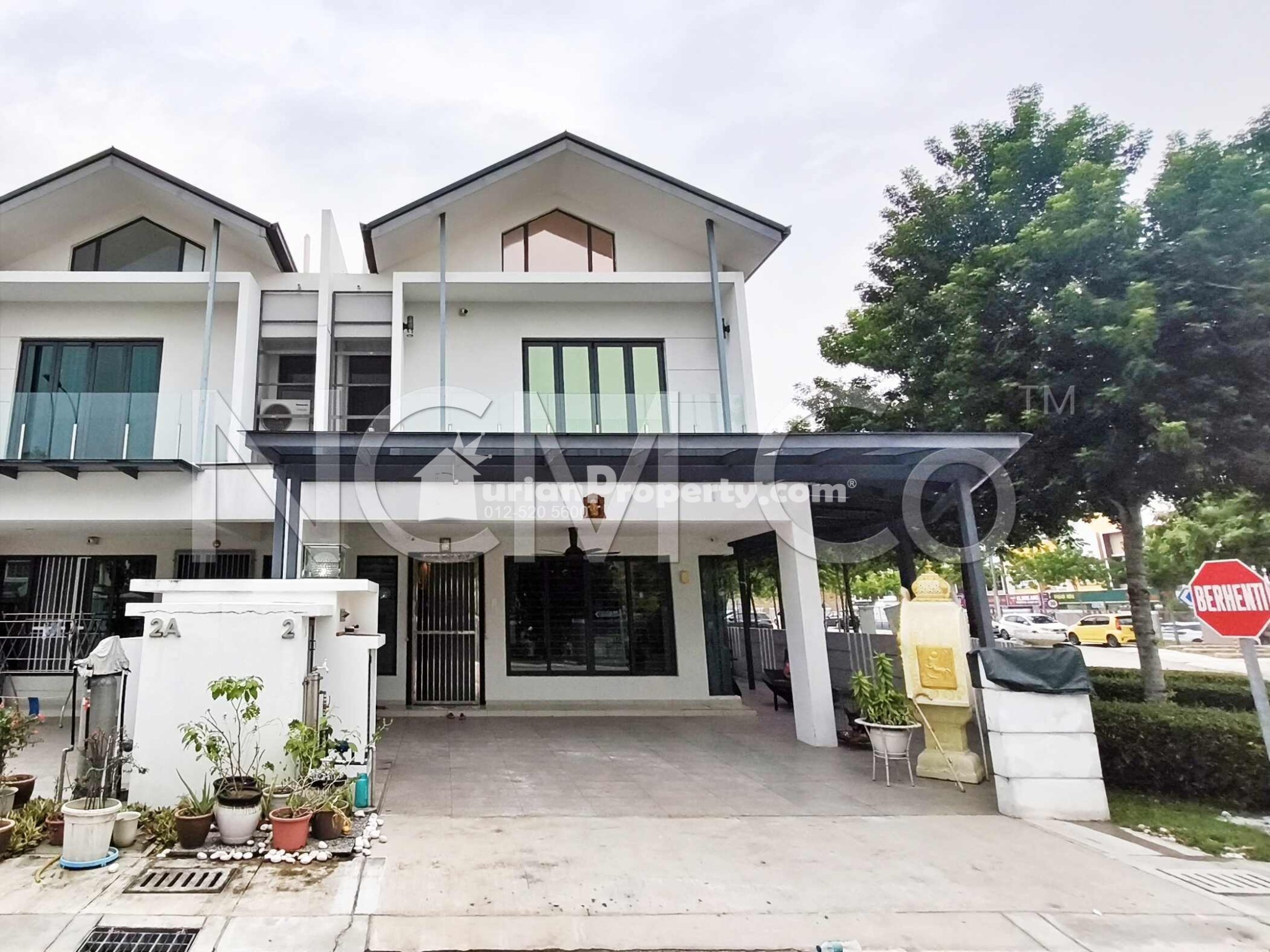 Terrace House For Auction at Andira Park