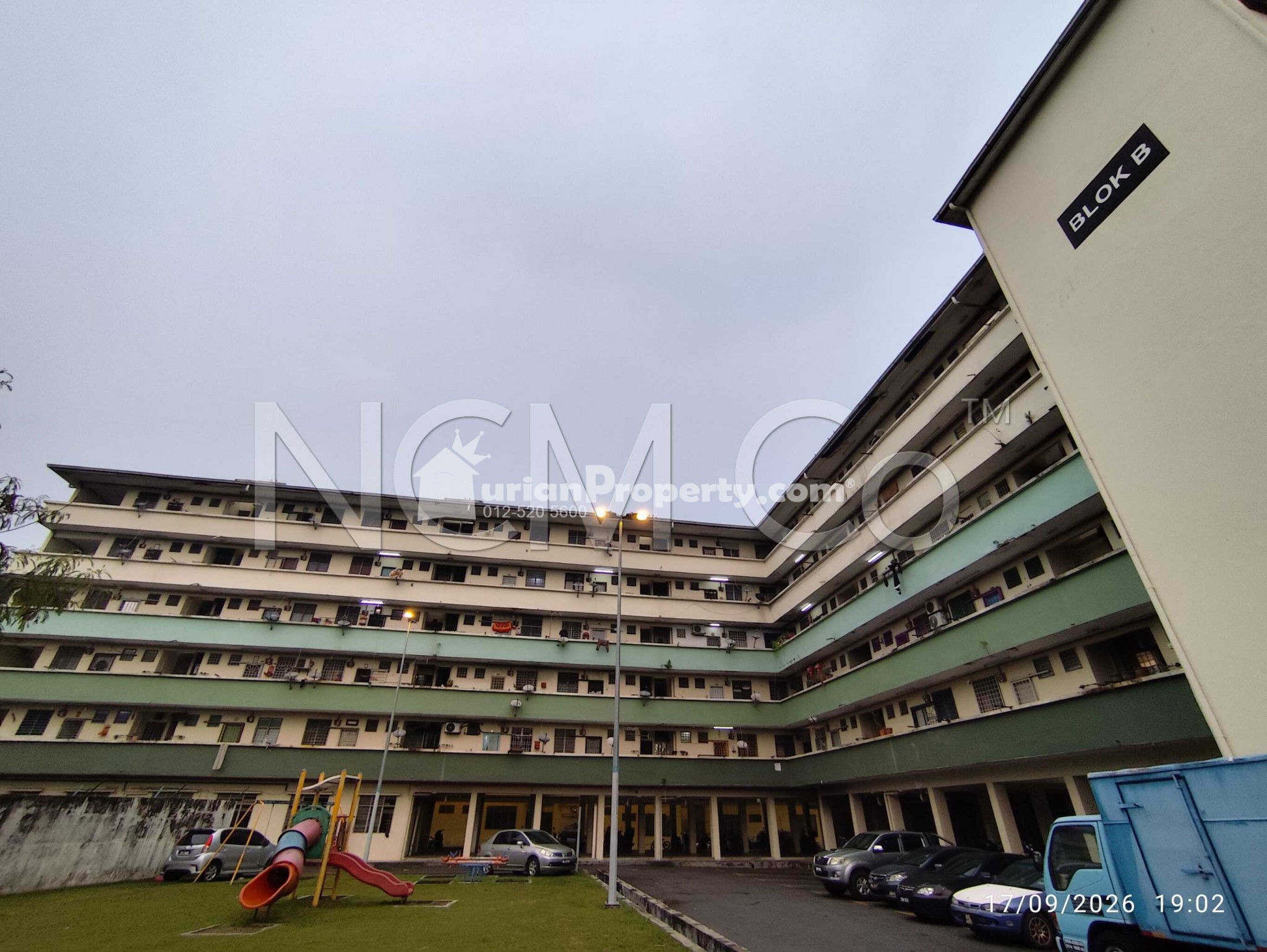 Apartment For Auction at Apartment Seri Permai