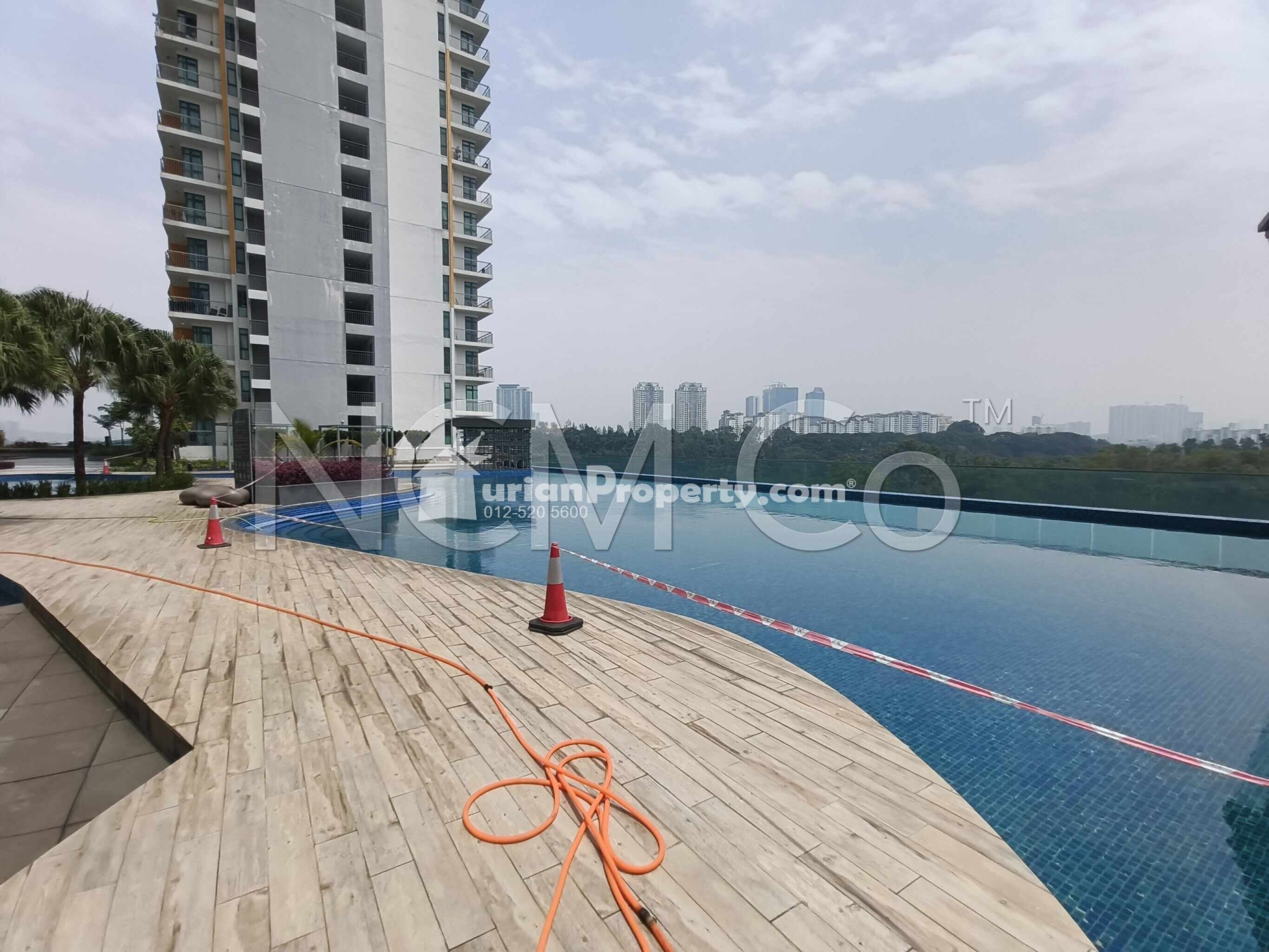 Apartment For Auction at ParkHill Residence